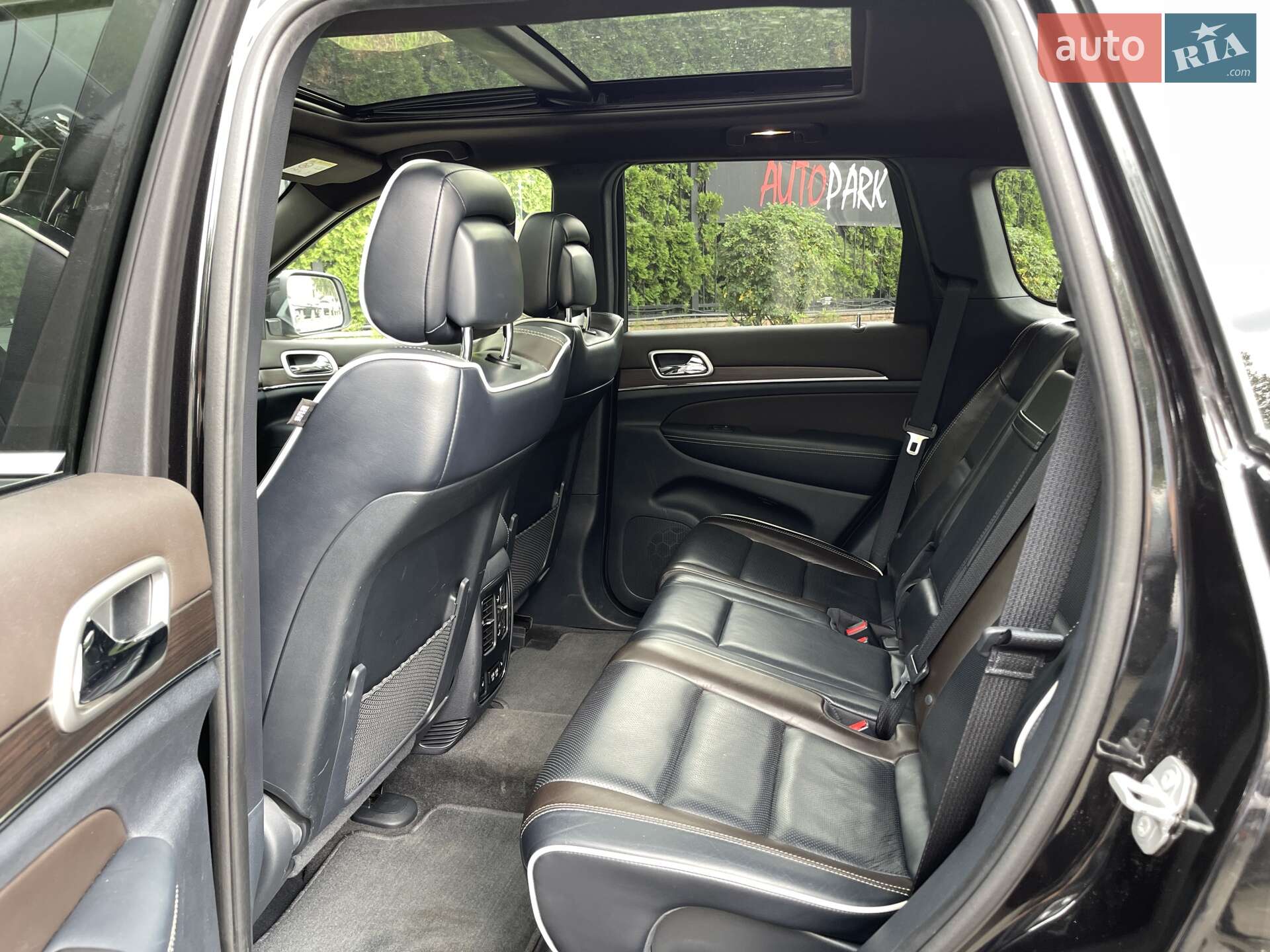 Jeep Grand Cherokee 2015 VIN 1C4RJFCM1FC191182 фото оголошення 17 з 26