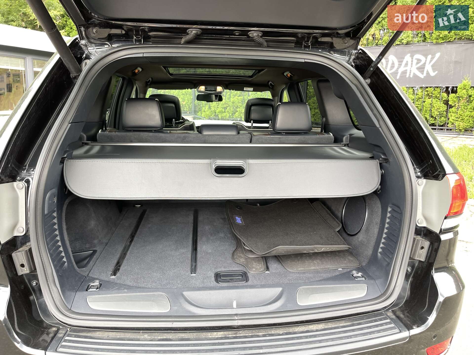 Jeep Grand Cherokee 2015 VIN 1C4RJFCM1FC191182 фото оголошення 16 з 26