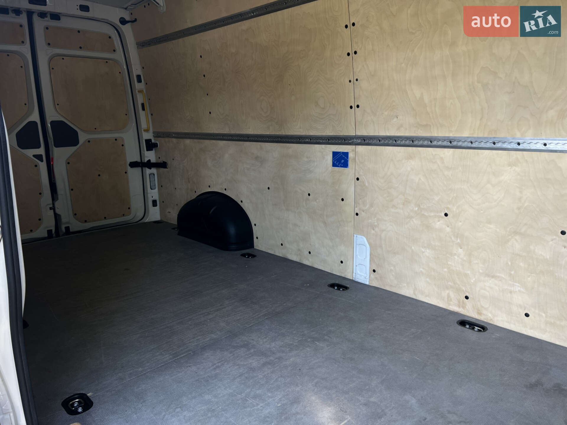 Volkswagen Crafter 2018 VIN WV1ZZZSYZK9004622 фото оголошення 19 з 34