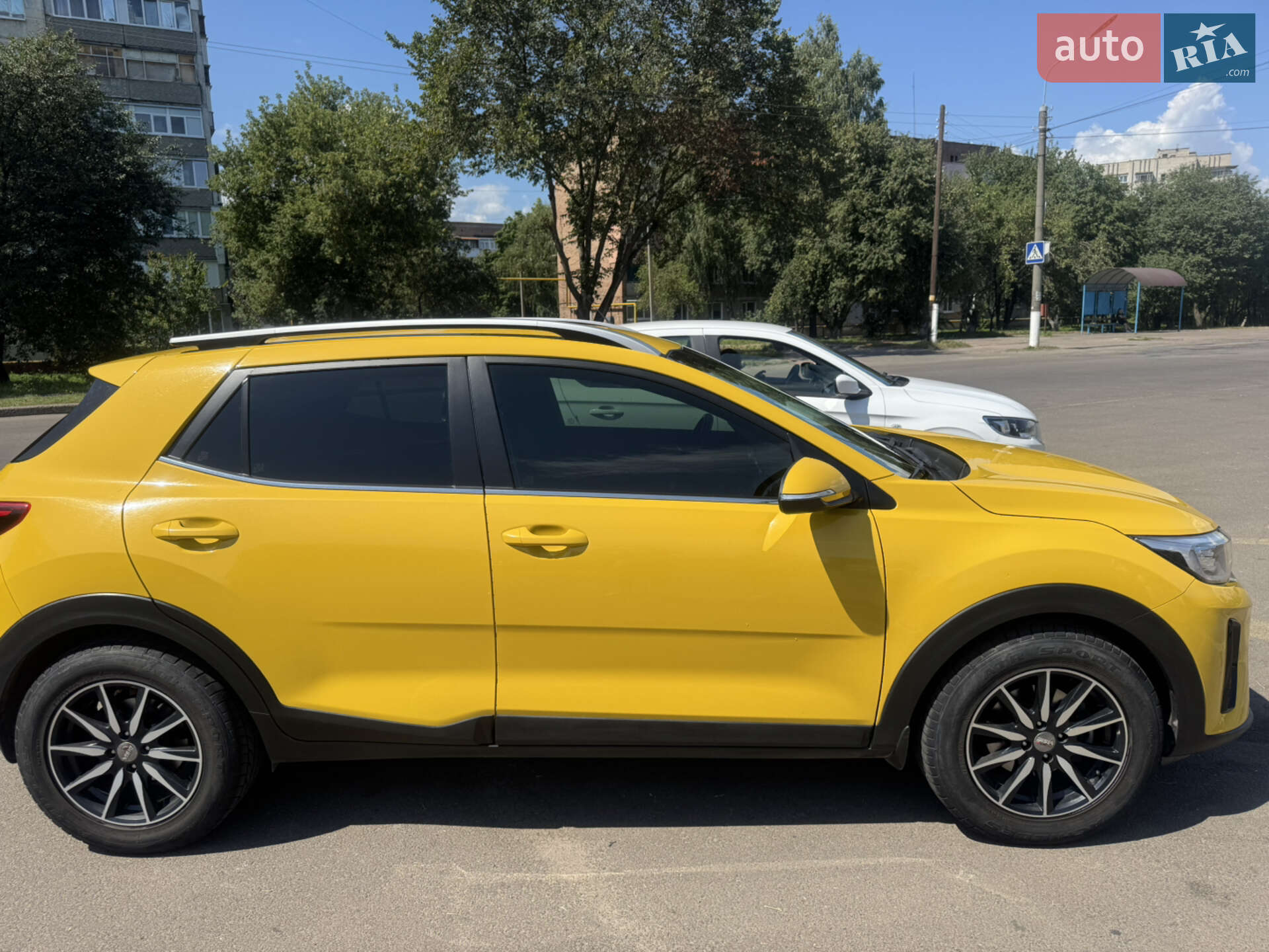 Kia Stonic 2018 VIN KNAD6814AJ6146383 фото оголошення 2 з 21