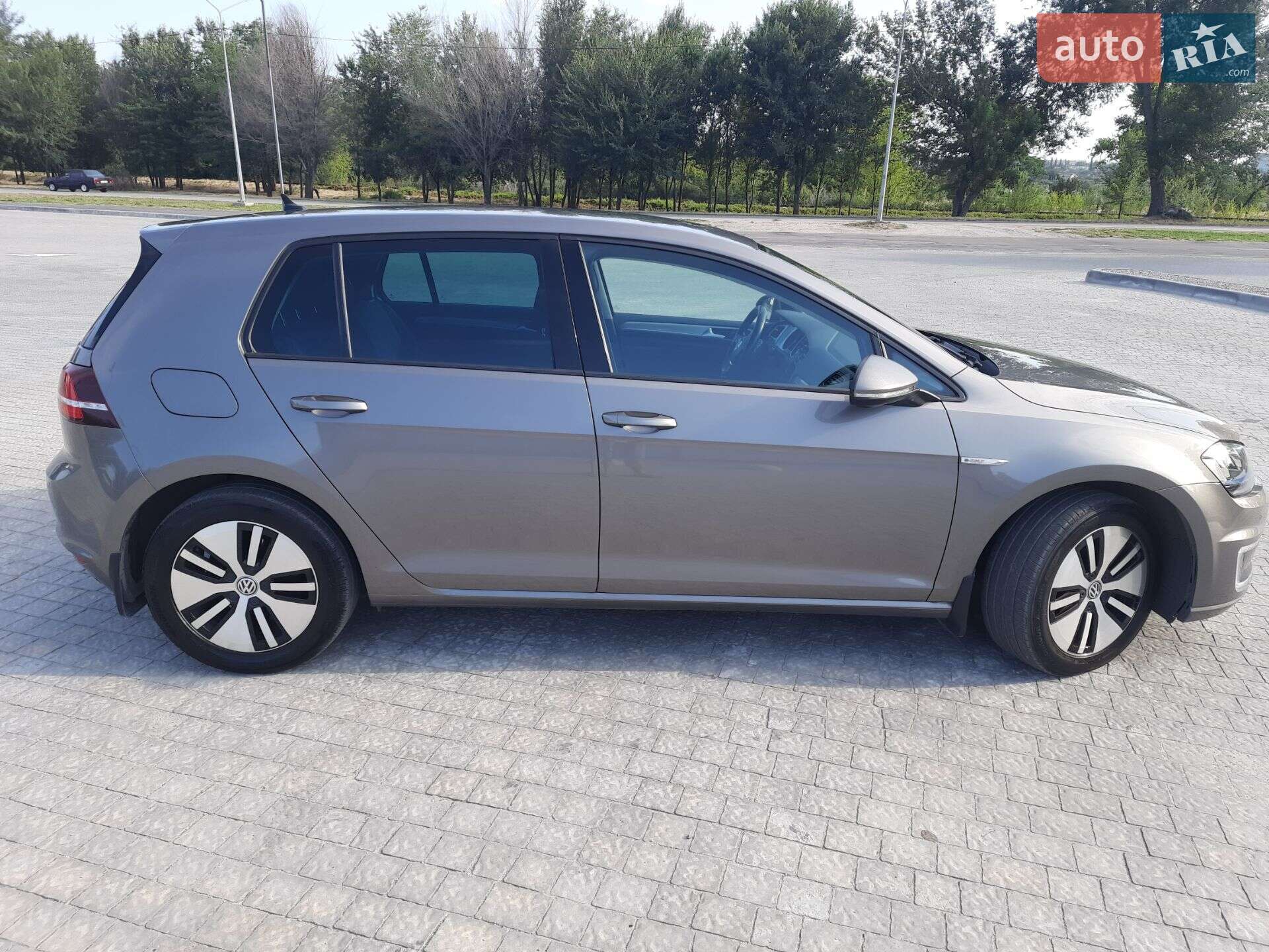 Volkswagen e-Golf 2015 VIN WVWZZZAUZFW907031 фото оголошення 7 з 33