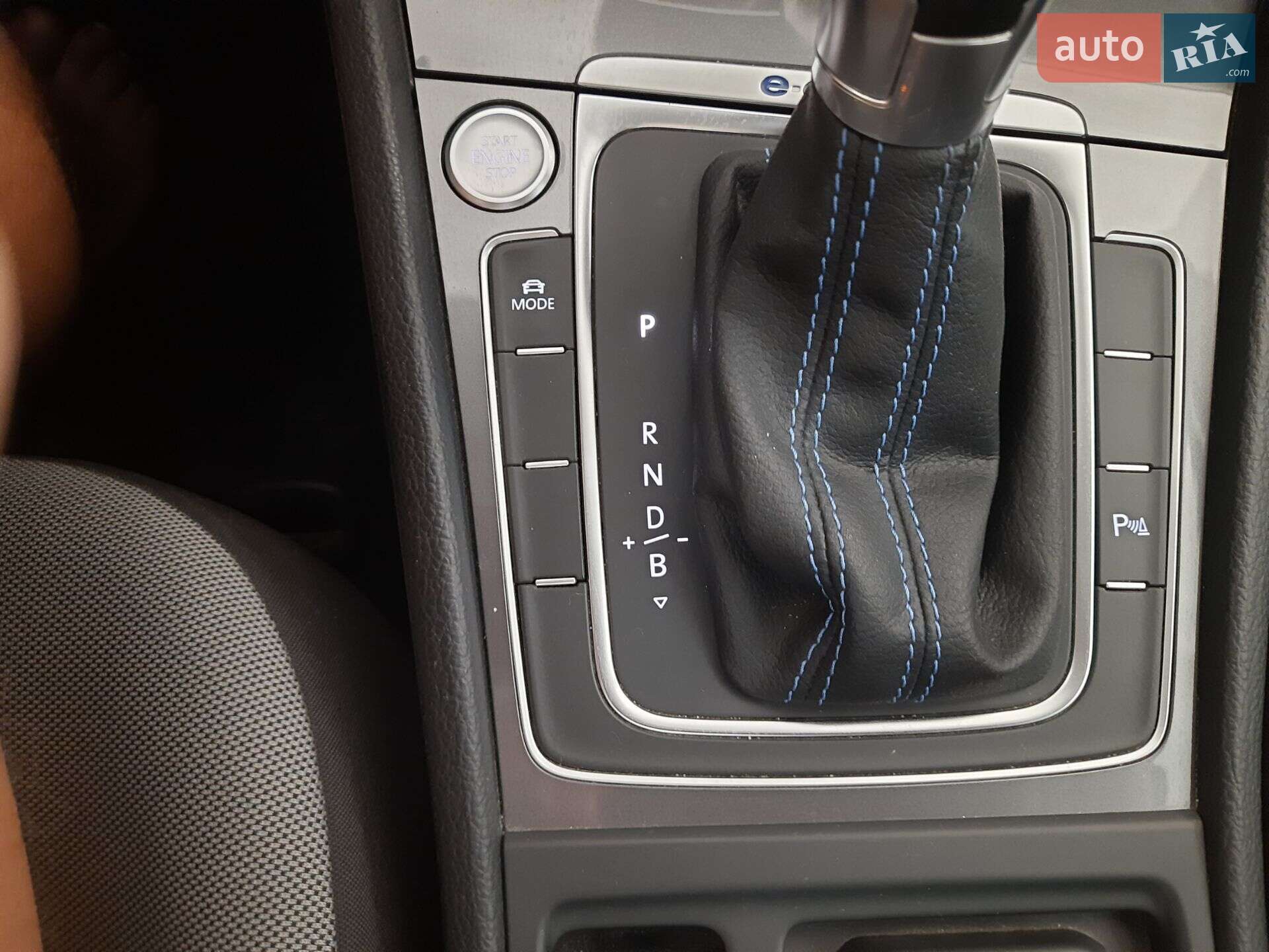 Volkswagen e-Golf 2015 VIN WVWZZZAUZFW907031 фото оголошення 18 з 33