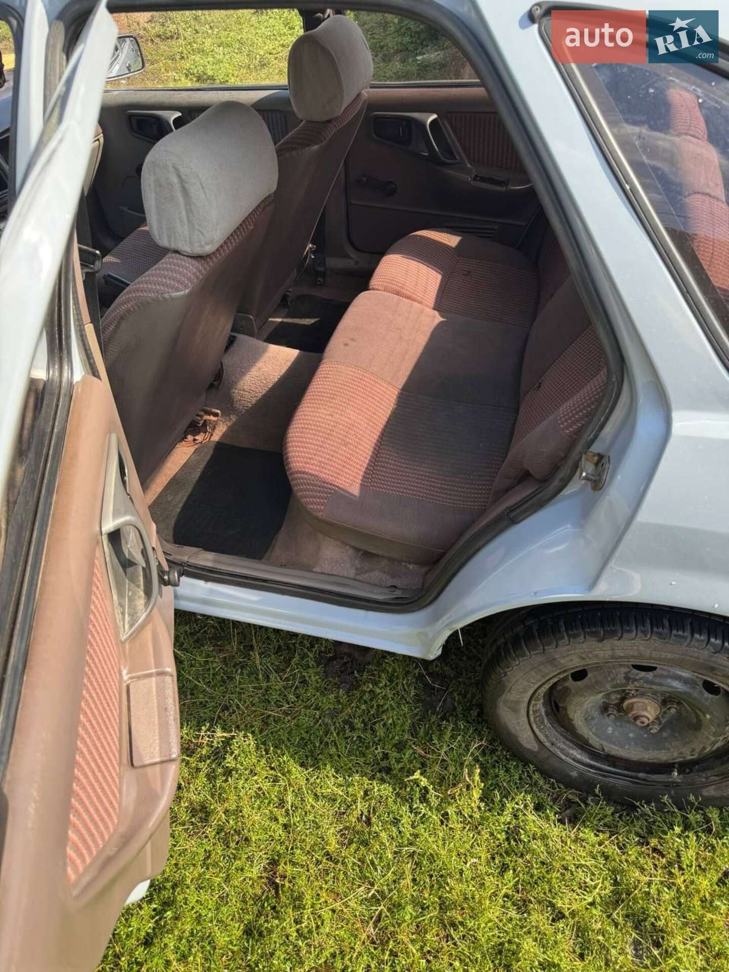 Ford Sierra 1985 VIN WF0AXXGBBAFA37173 фото оголошення 19 з 28