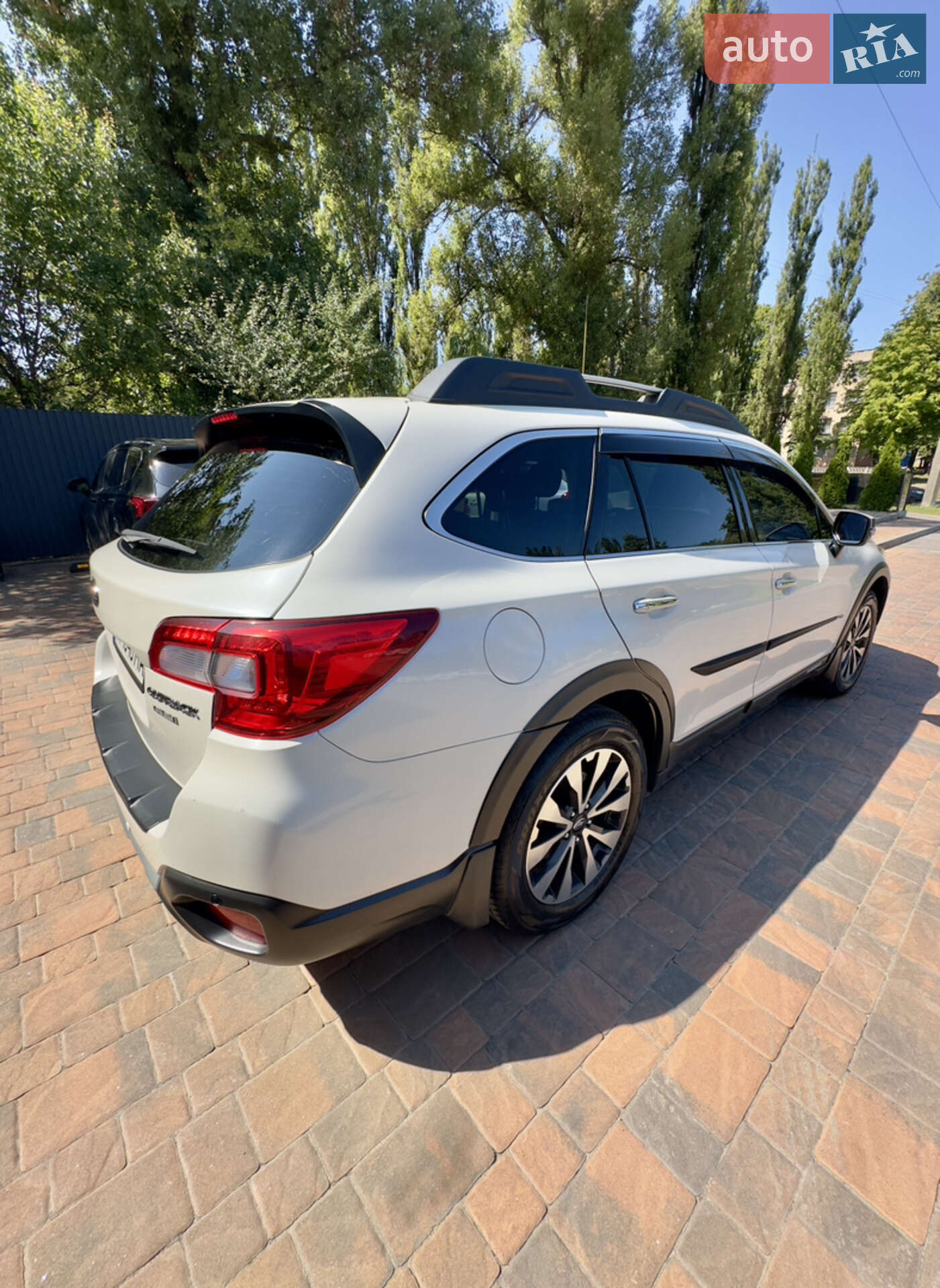 Subaru Outback 2017 VIN JF1BS9LC2HG122628 фото оголошення 8 з 55