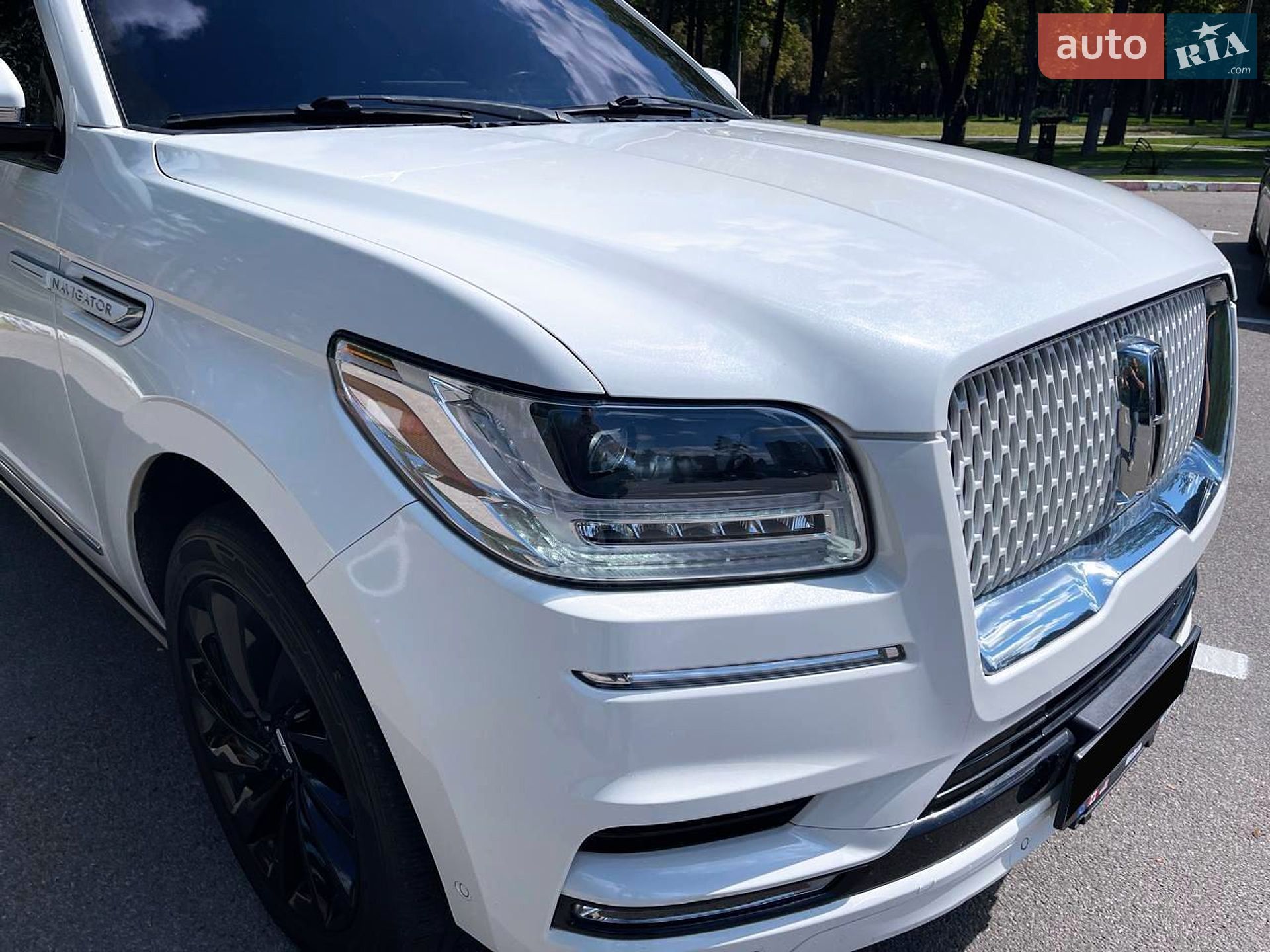Lincoln Navigator 2019 VIN 5LMJJ2LT1LEL00178 фото оголошення 2 з 25