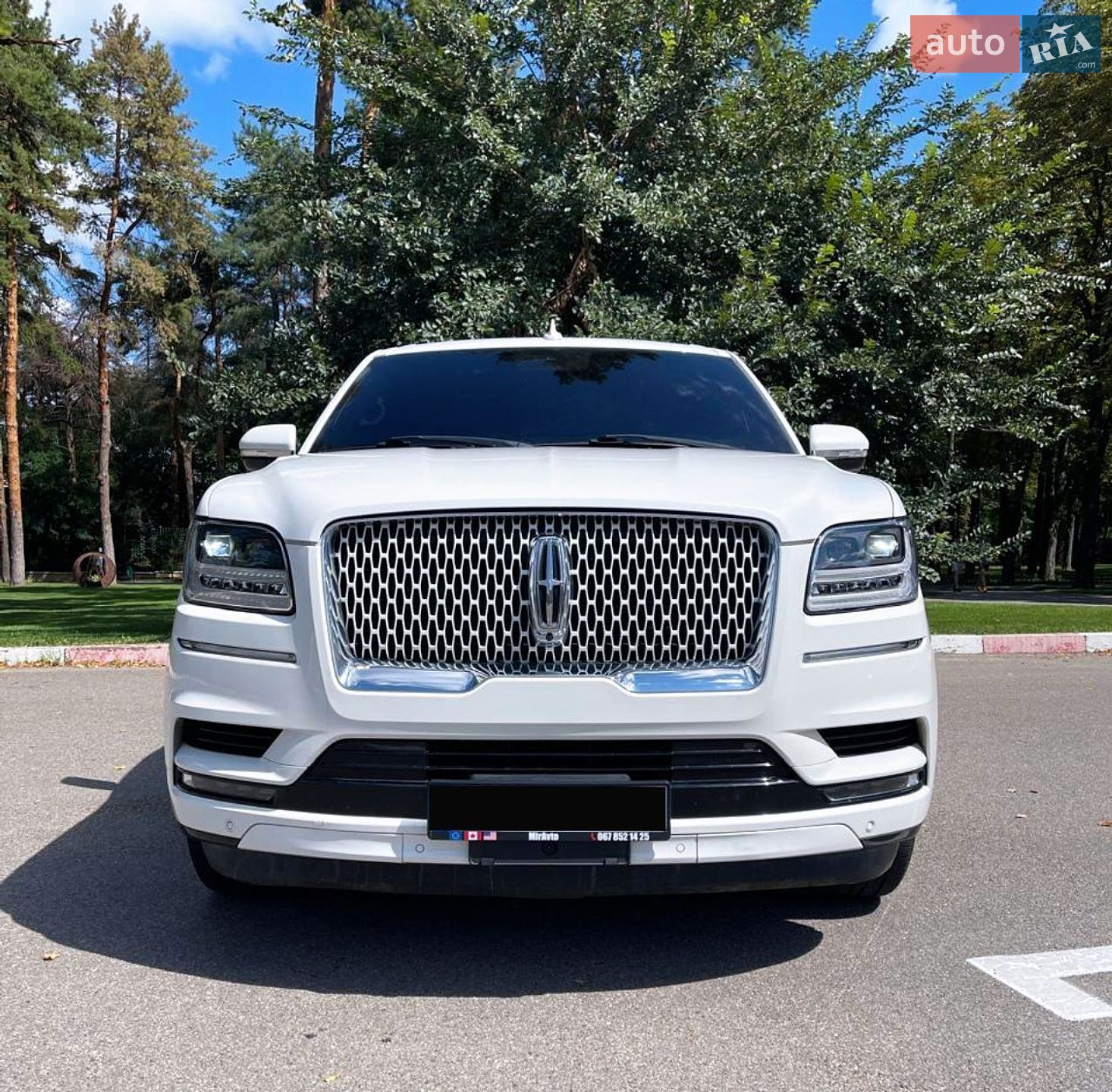 Lincoln Navigator 2019 VIN 5LMJJ2LT1LEL00178 фото оголошення 10 з 25