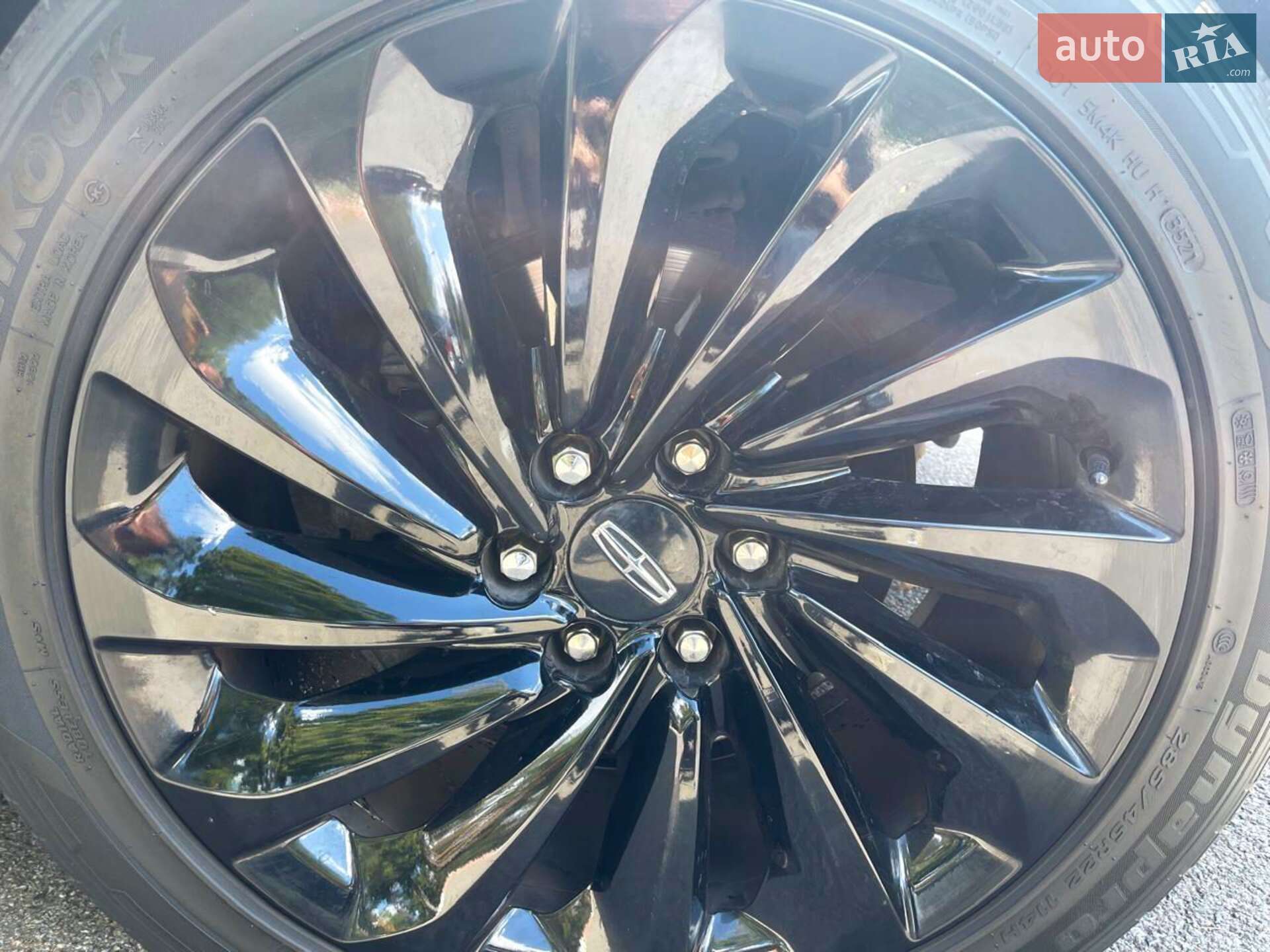 Lincoln Navigator 2019 VIN 5LMJJ2LT1LEL00178 фото оголошення 14 з 25