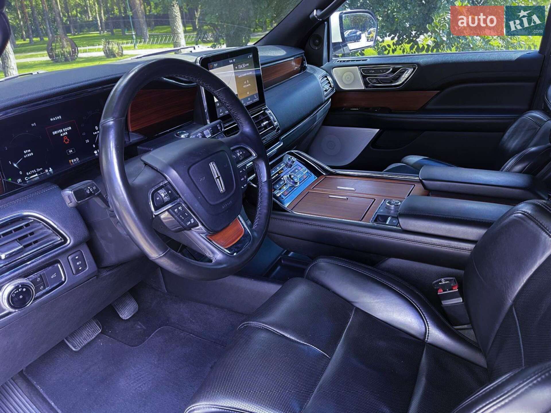 Lincoln Navigator 2019 VIN 5LMJJ2LT1LEL00178 фото оголошення 19 з 25