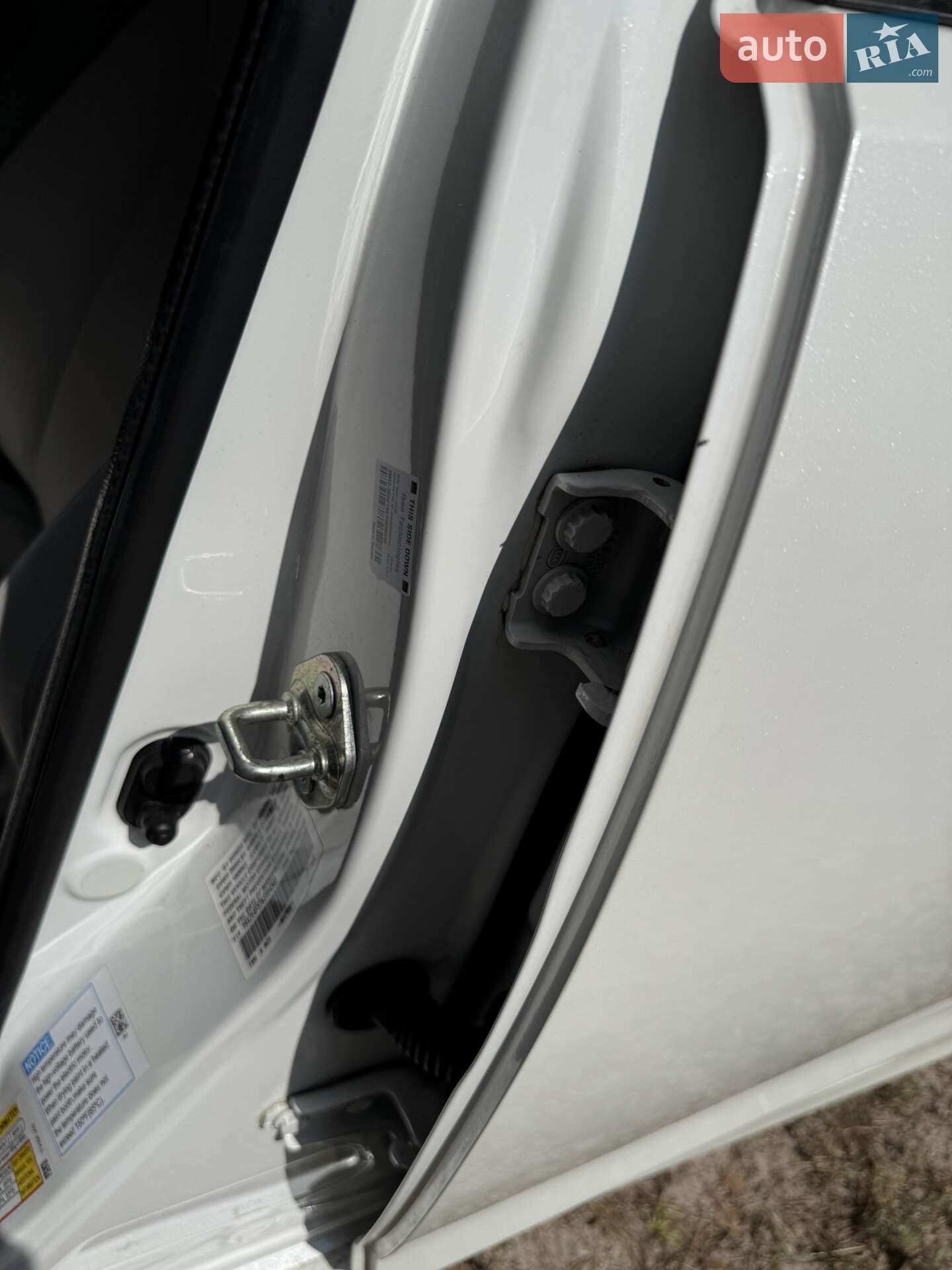 Honda Insight 2018 VIN 19XZE4F57KE004348 фото оголошення 2 з 68