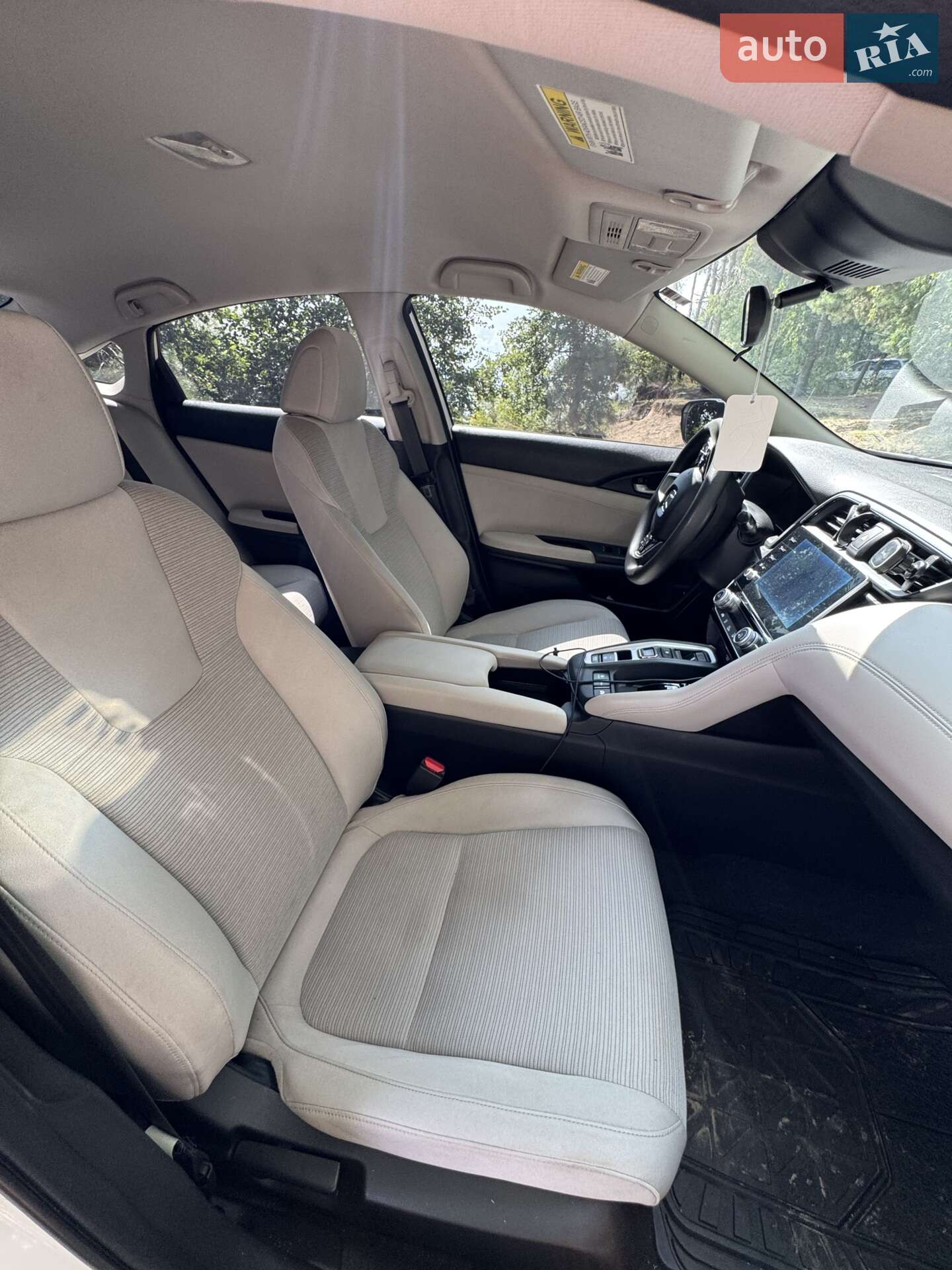 Honda Insight 2018 VIN 19XZE4F57KE004348 фото оголошення 33 з 68