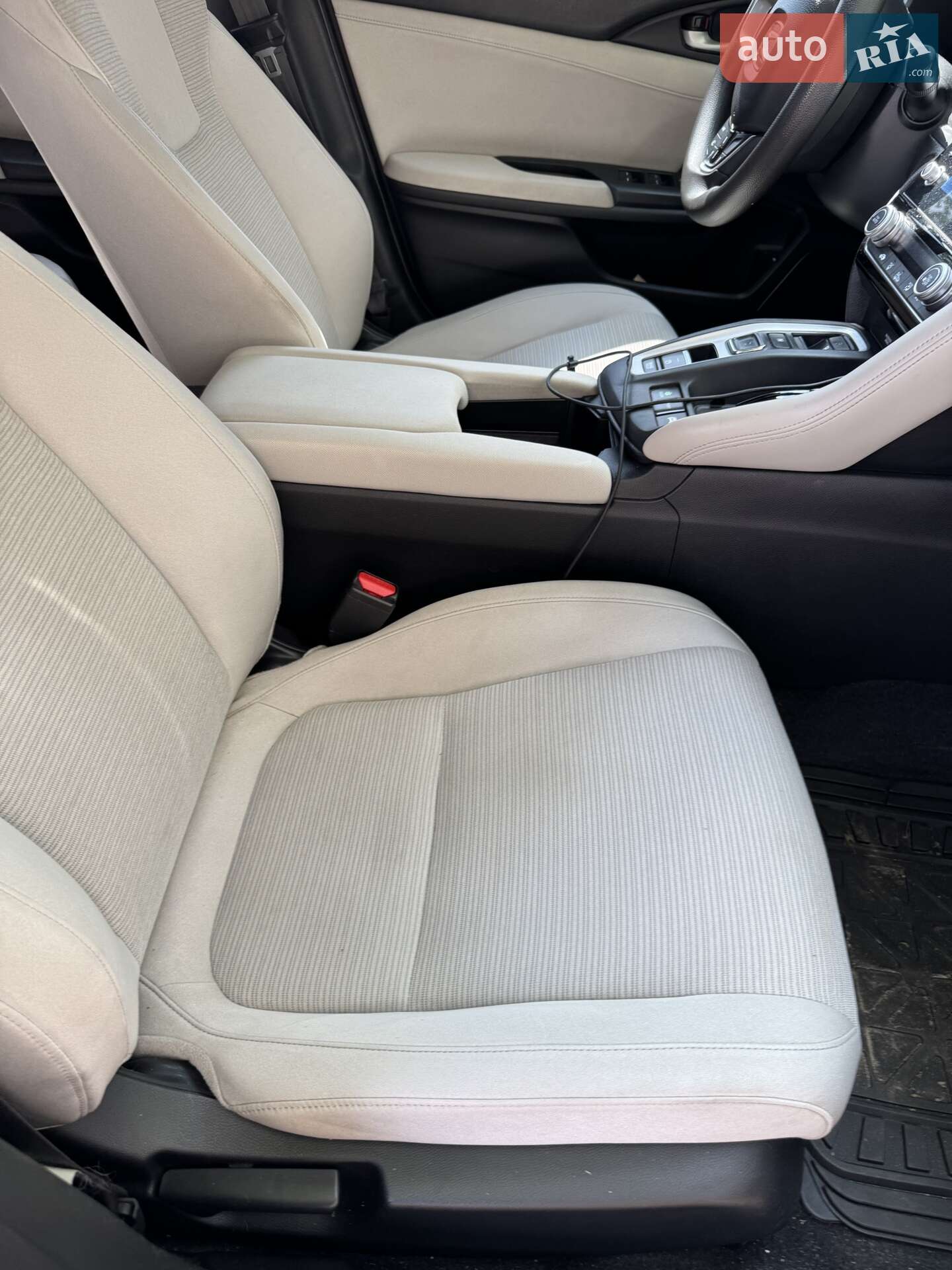 Honda Insight 2018 VIN 19XZE4F57KE004348 фото оголошення 39 з 68