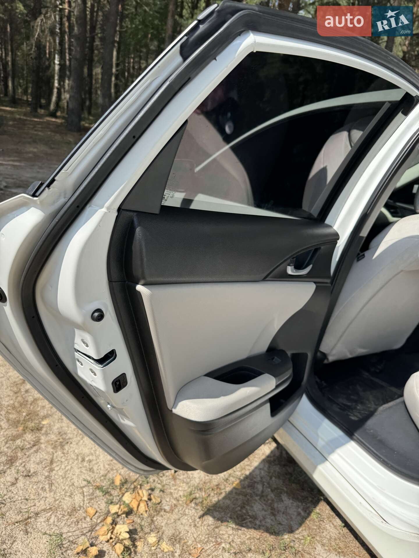 Honda Insight 2018 VIN 19XZE4F57KE004348 фото оголошення 52 з 68
