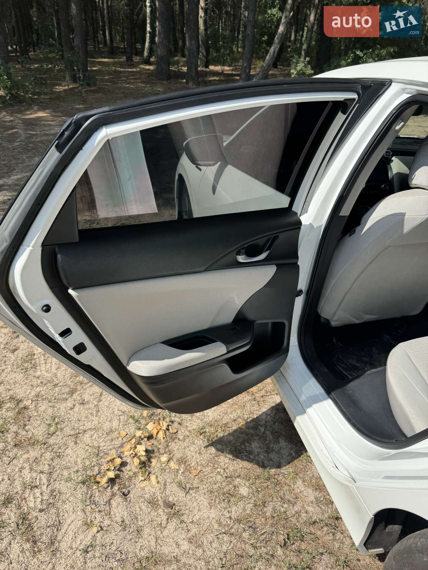 Honda Insight 2018 VIN 19XZE4F57KE004348 фото оголошення 53 з 68