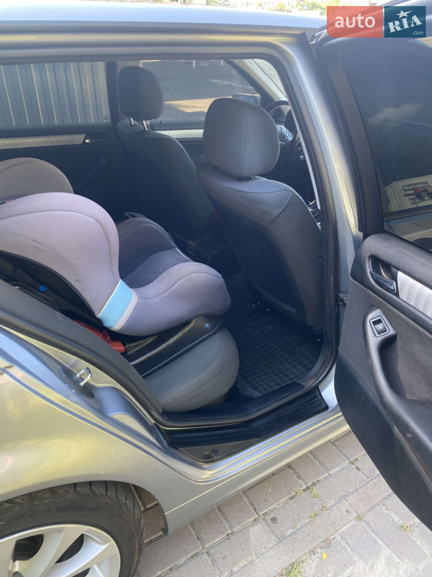 BMW 3 Series 2004 VIN WBAAP71000PN45790 фото оголошення 10 з 19