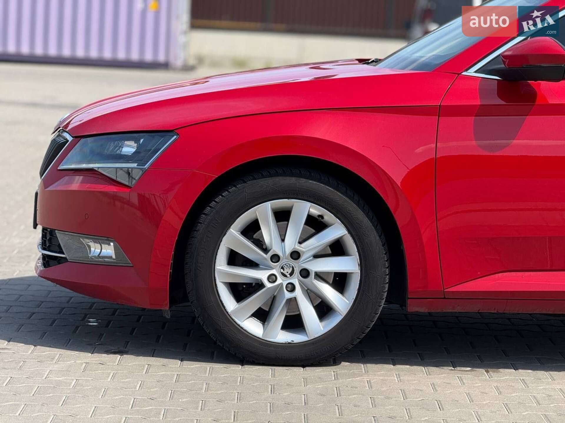 SKODA SUPERB 2018 VIN TMBCJ7NP8J7566019 фото оголошення 2 з 60