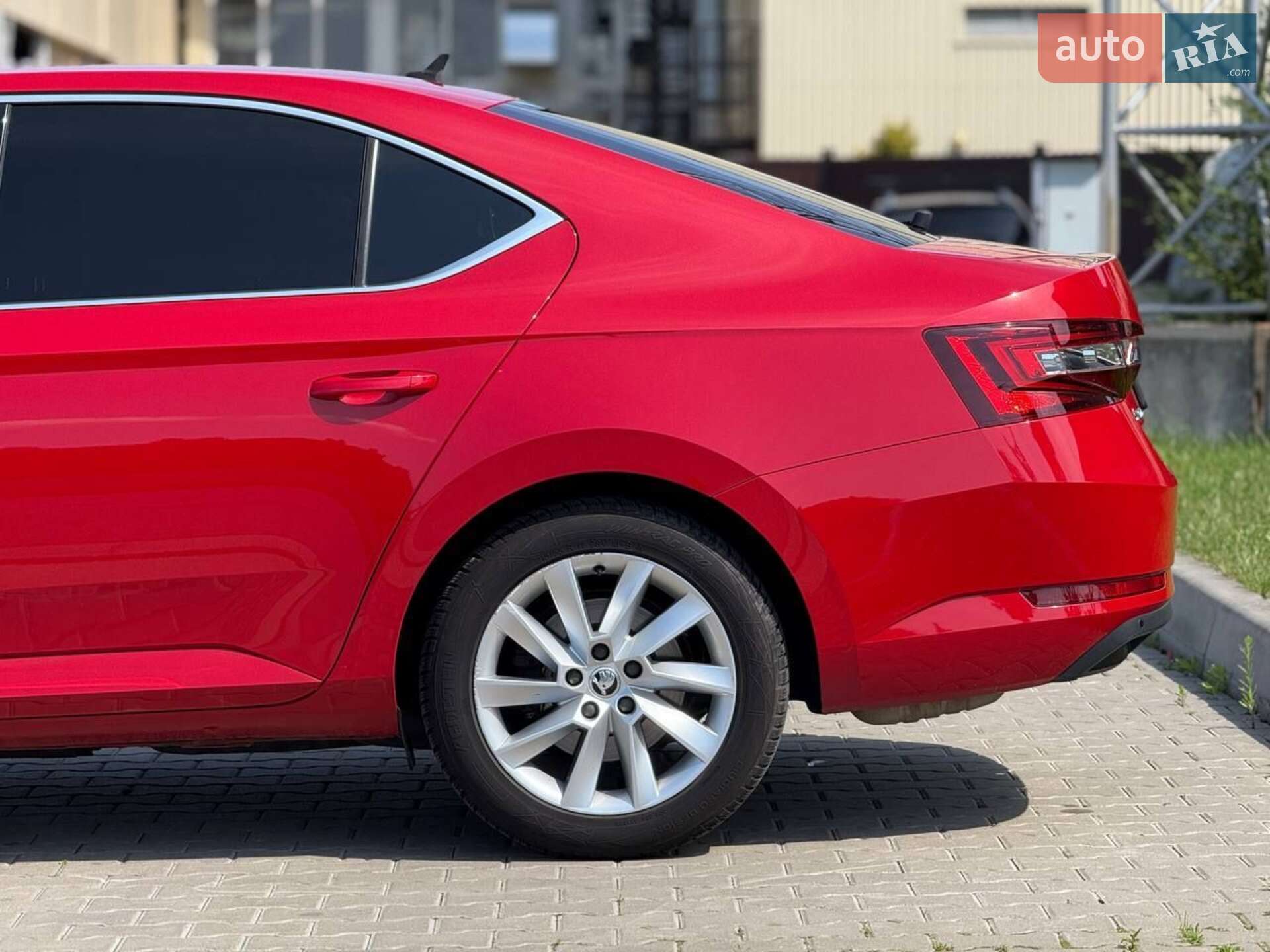 SKODA SUPERB 2018 VIN TMBCJ7NP8J7566019 фото оголошення 3 з 60