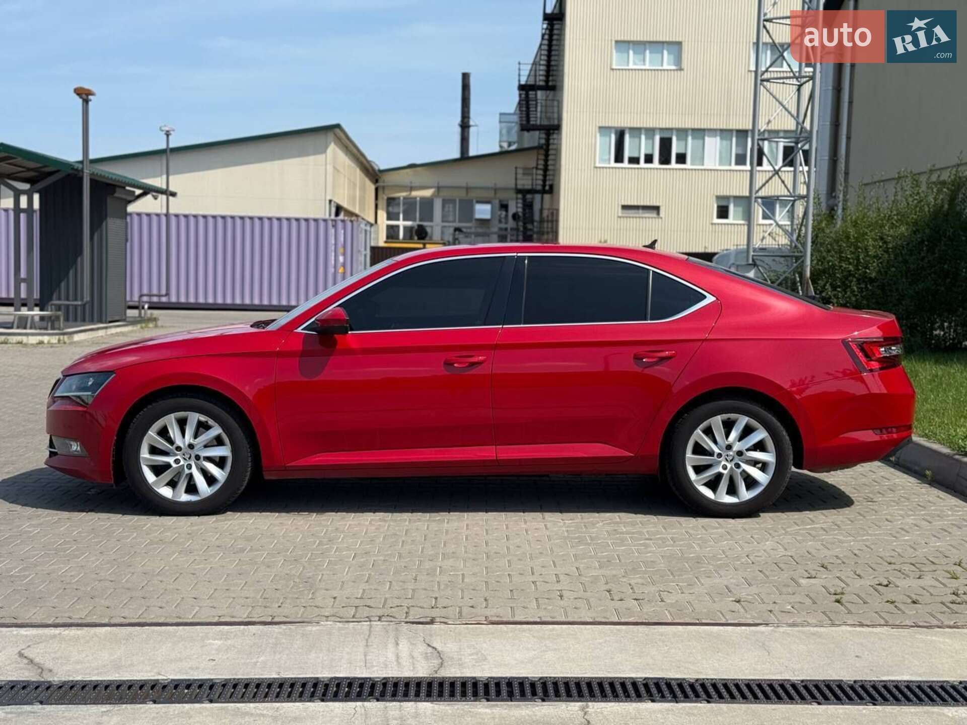 SKODA SUPERB 2018 VIN TMBCJ7NP8J7566019 фото оголошення 11 з 60