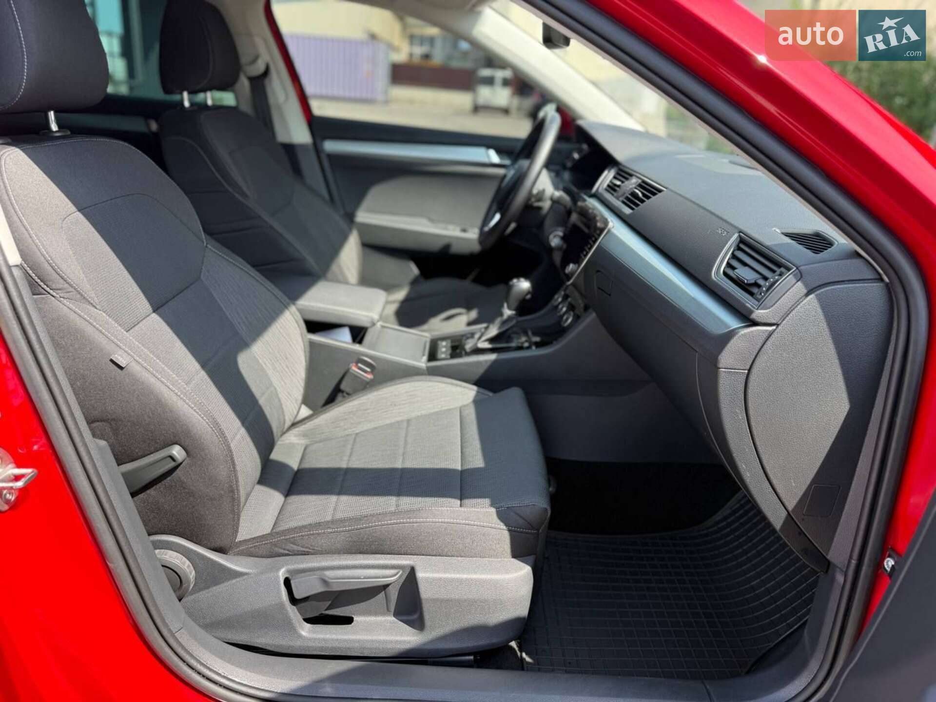 SKODA SUPERB 2018 VIN TMBCJ7NP8J7566019 фото оголошення 31 з 60