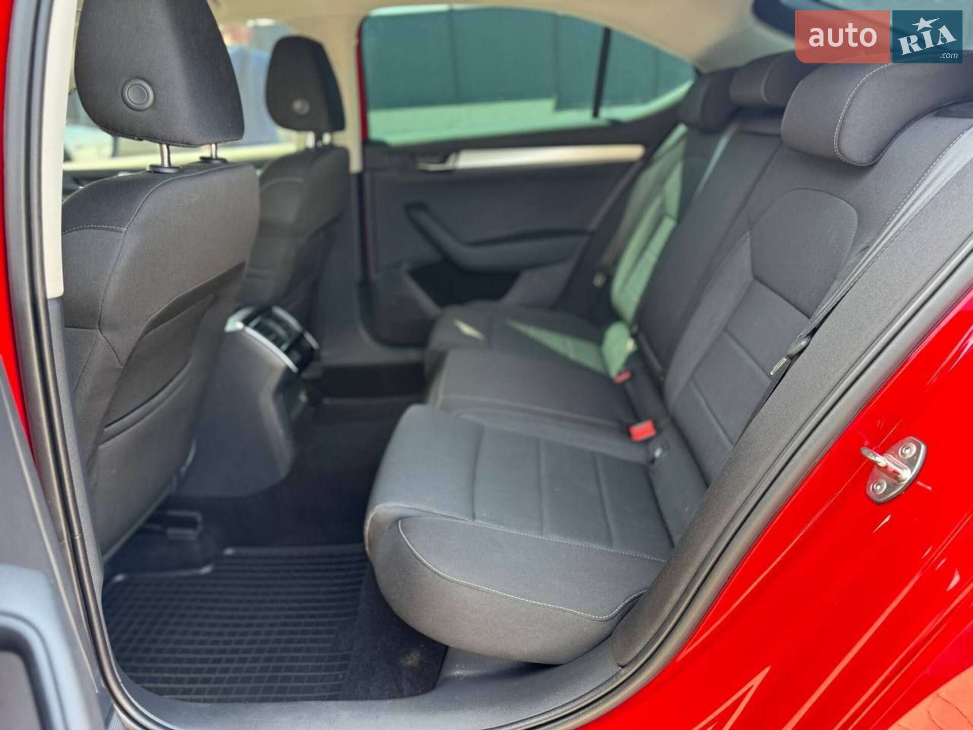 SKODA SUPERB 2018 VIN TMBCJ7NP8J7566019 фото оголошення 42 з 60