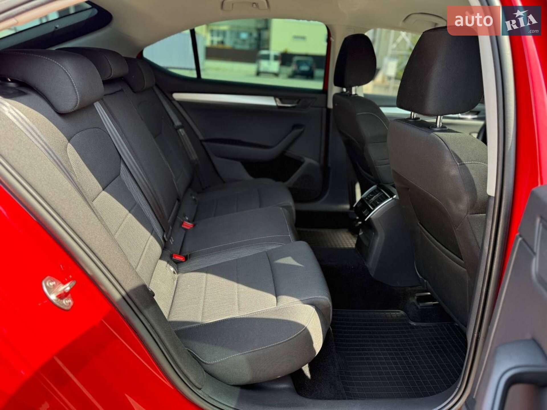 SKODA SUPERB 2018 VIN TMBCJ7NP8J7566019 фото оголошення 45 з 60