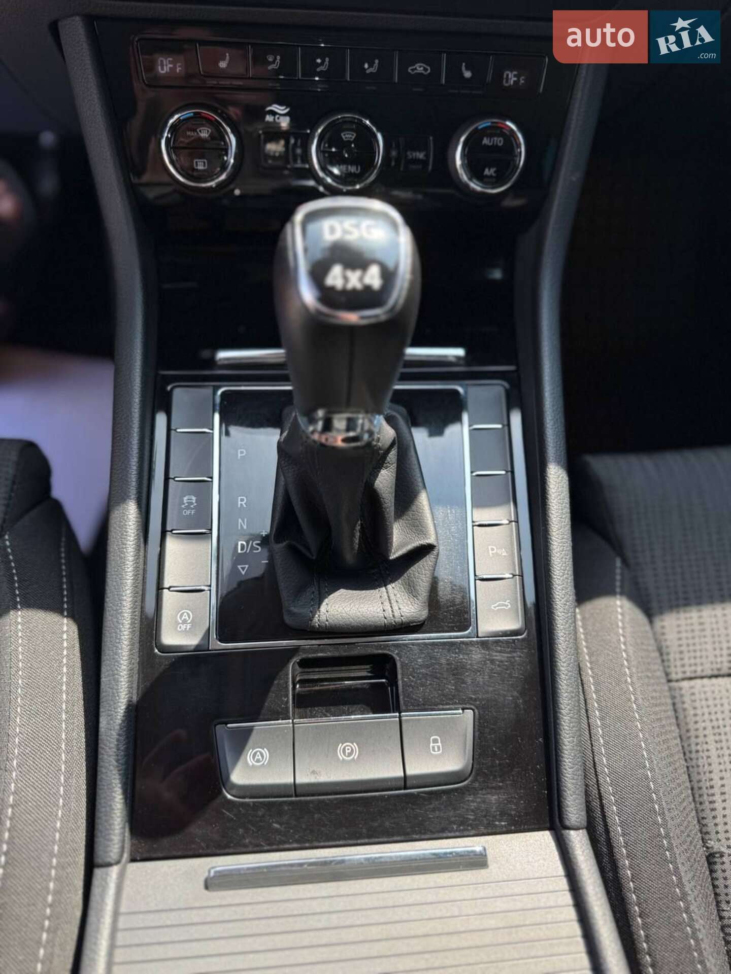 SKODA SUPERB 2018 VIN TMBCJ7NP8J7566019 фото оголошення 50 з 60