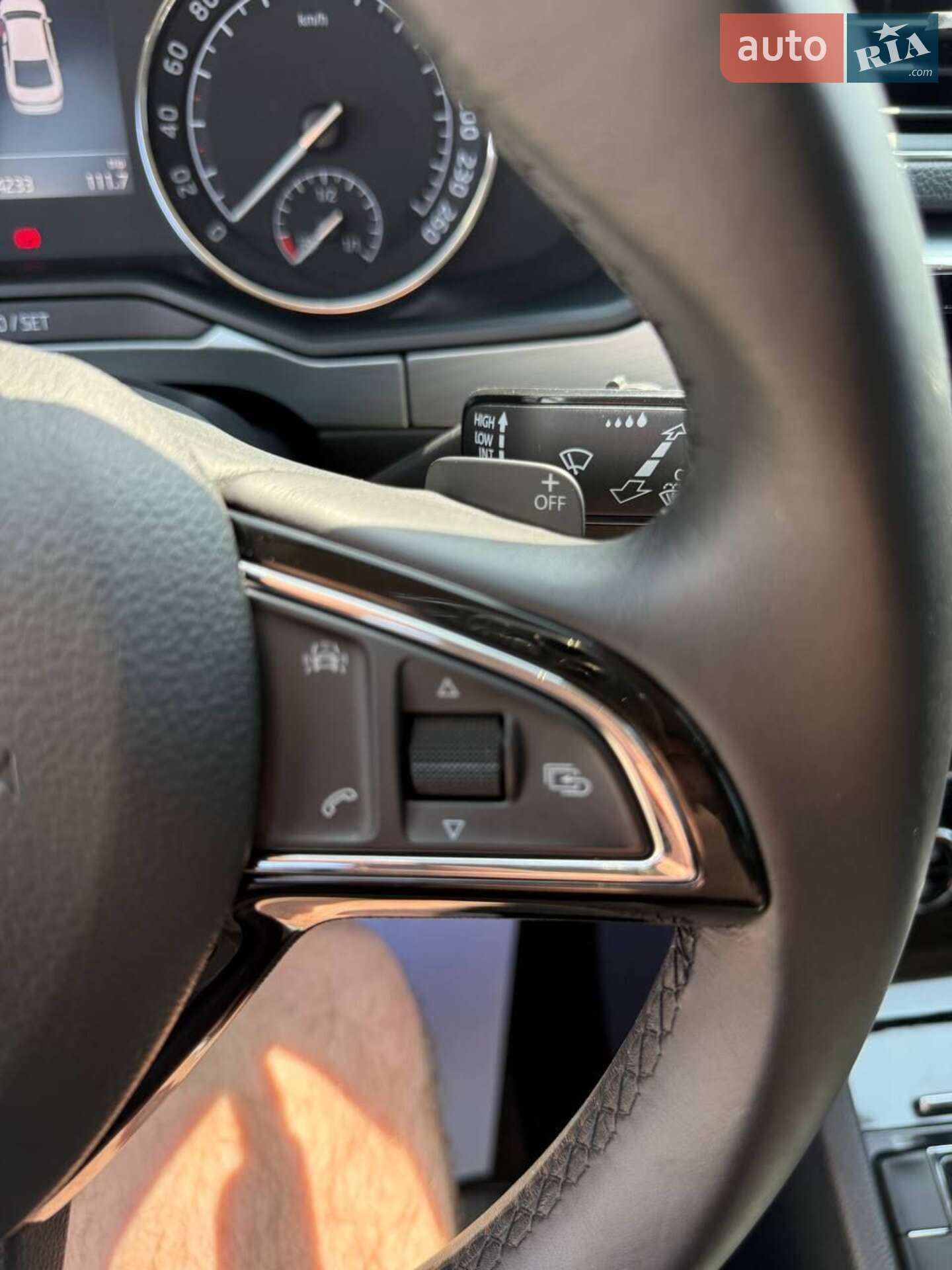 SKODA SUPERB 2018 VIN TMBCJ7NP8J7566019 фото оголошення 52 з 60