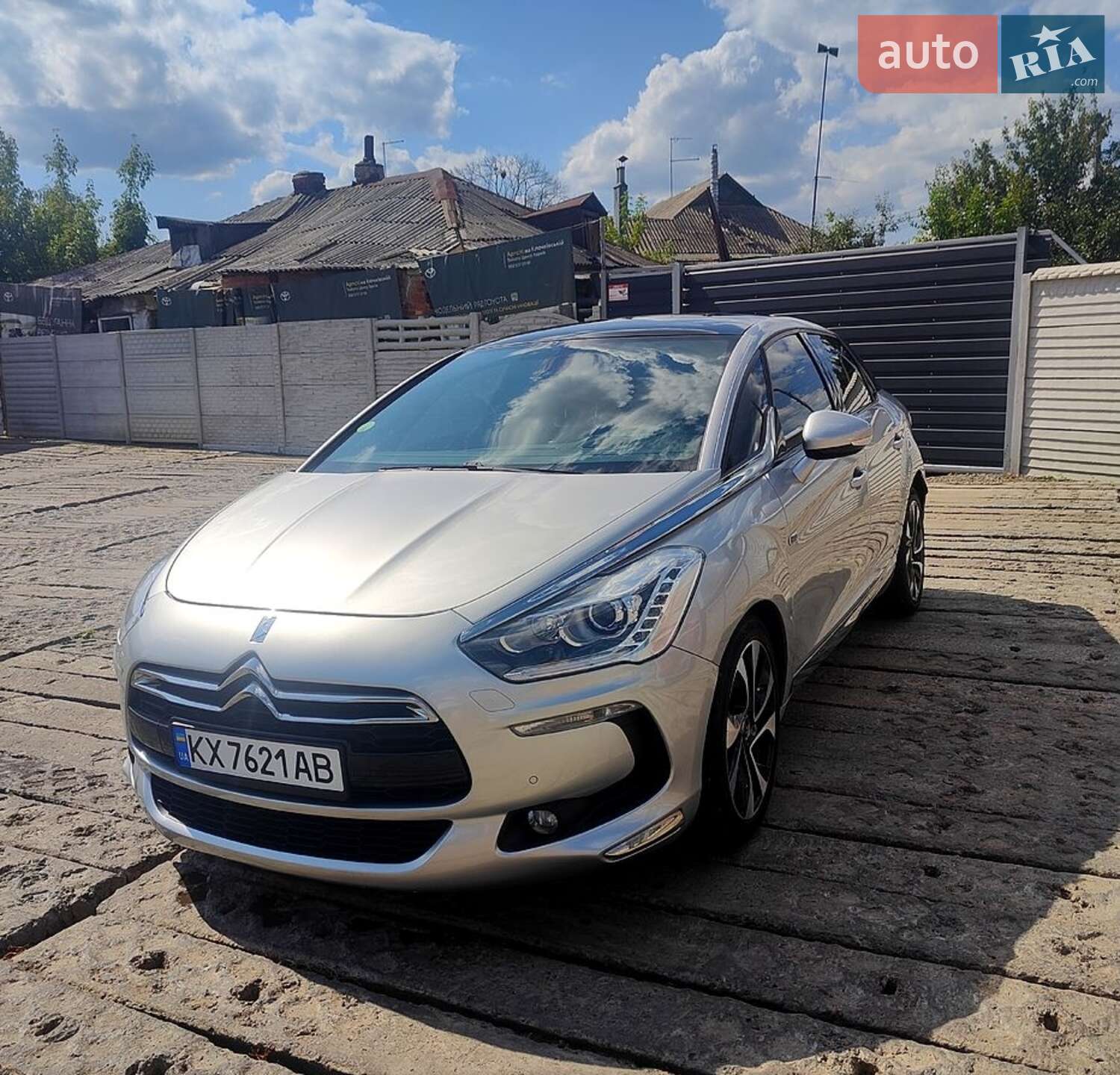 Citroen DS5 2013 VIN VF7KFRHC8DS514104 фото оголошення 2 з 12