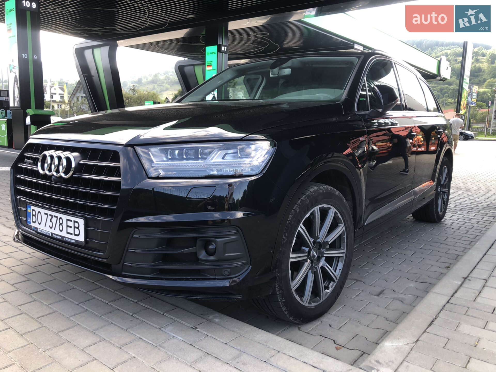 Audi Q7 2015 VIN WA1LAAF70HD000468 фото оголошення 4 з 96