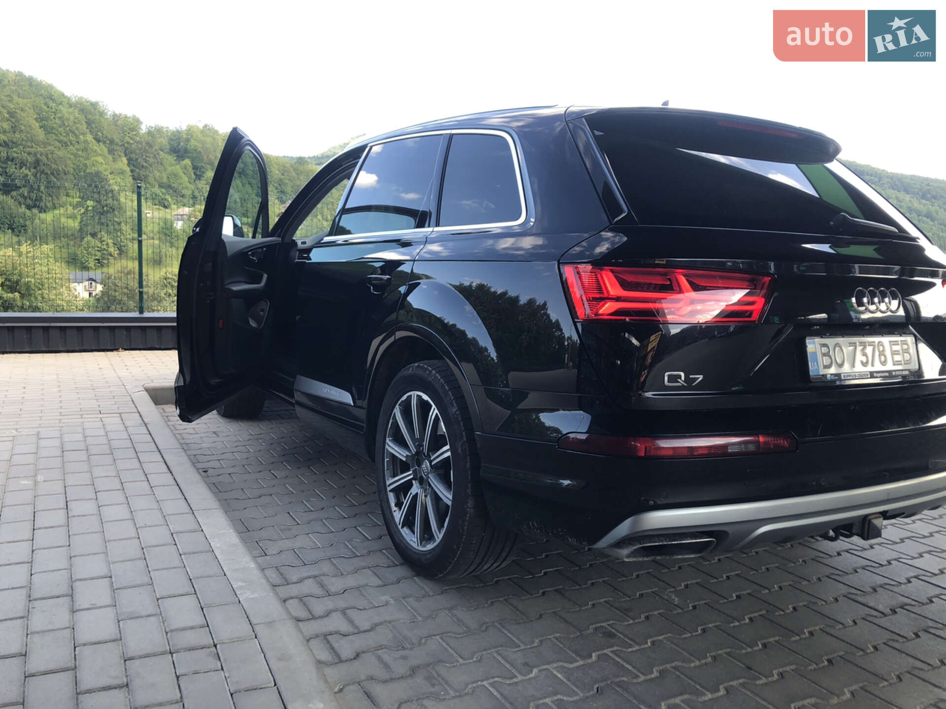 Audi Q7 2015 VIN WA1LAAF70HD000468 фото оголошення 8 з 96