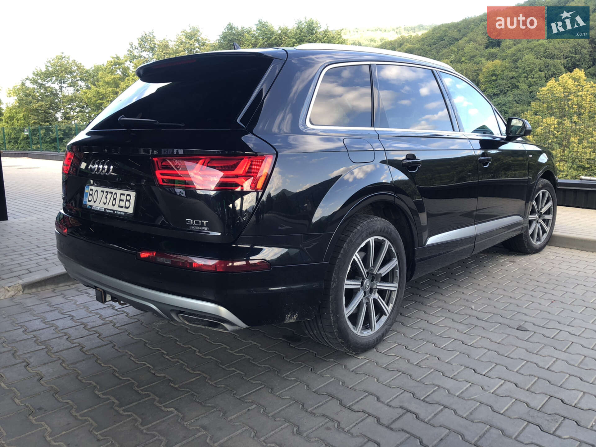 Audi Q7 2015 VIN WA1LAAF70HD000468 фото оголошення 10 з 96