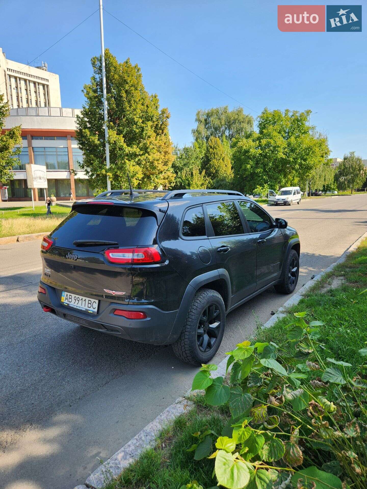 Jeep Cherokee 2017 VIN 1C4PJMBB7JD505335 фото оголошення 9 з 23