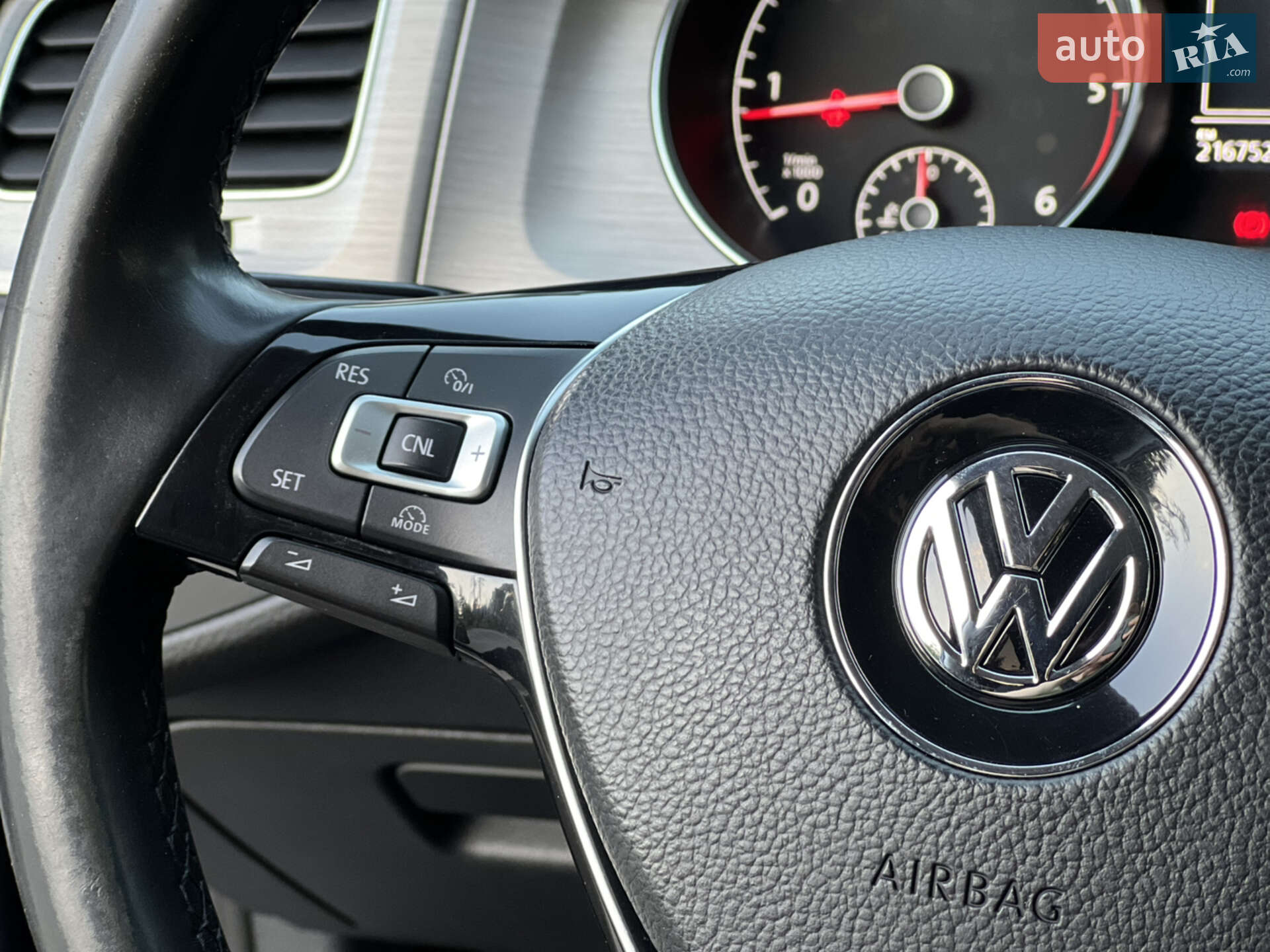 Volkswagen Golf 2014 VIN WVWZZZAUZEP565838 фото оголошення 38 з 62