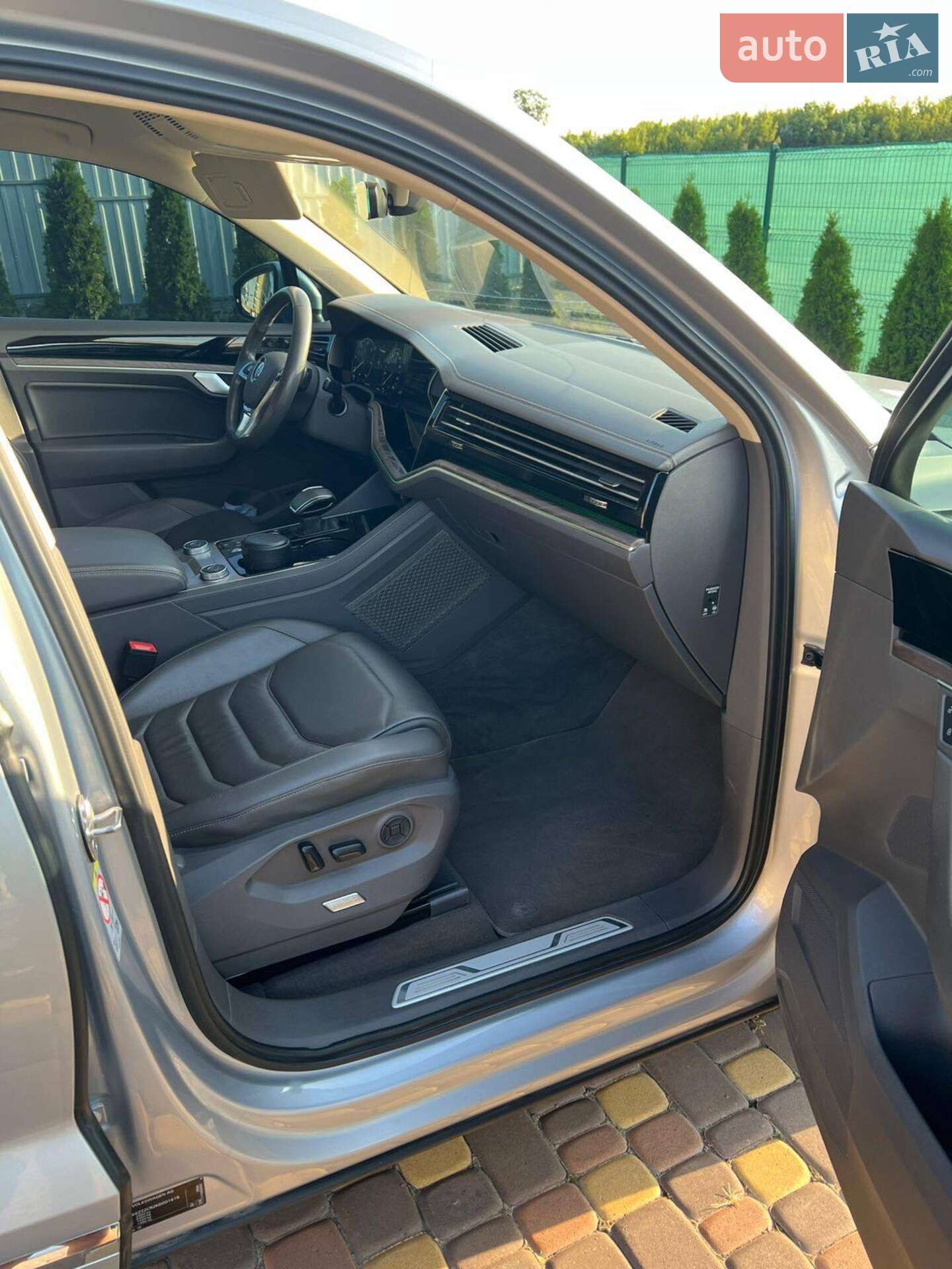 Volkswagen Touareg 2018 VIN WVGZZZCRZKD001619 фото оголошення 2 з 9
