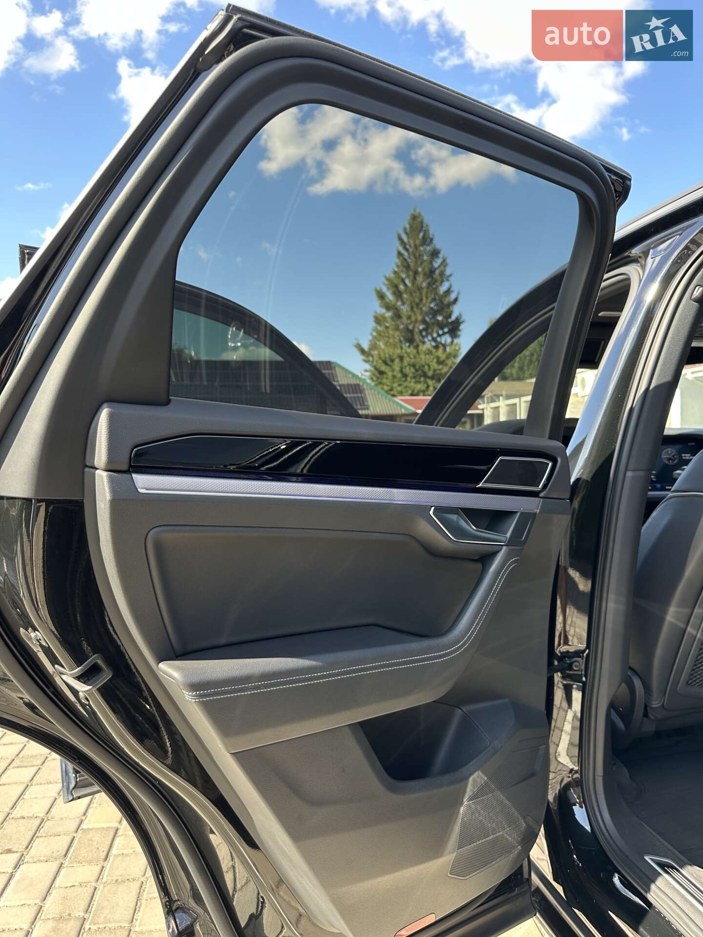 Volkswagen Touareg 2023 VIN WVGZZZCR6PD025981 фото оголошення 14 з 34