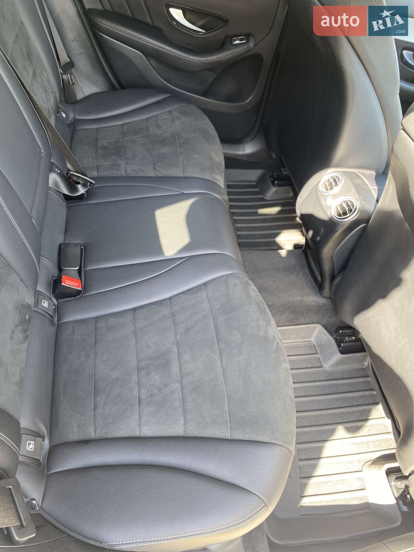 Mercedes-Benz GLC-Class 2018 VIN WDC2539051F549999 фото оголошення 16 з 20