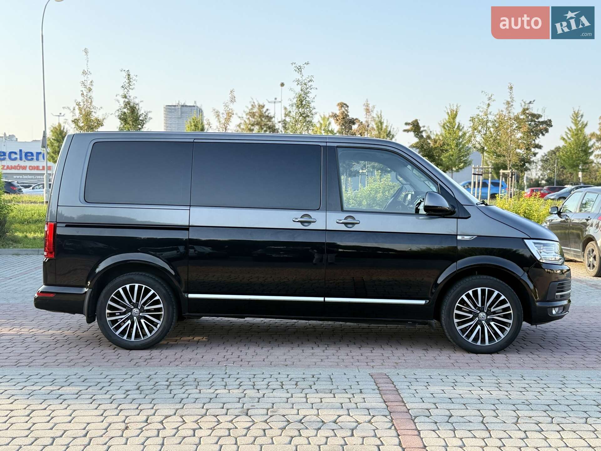 Volkswagen Multivan 2018 VIN WV2ZZZ7HZJH172007 фото оголошення 28 з 46