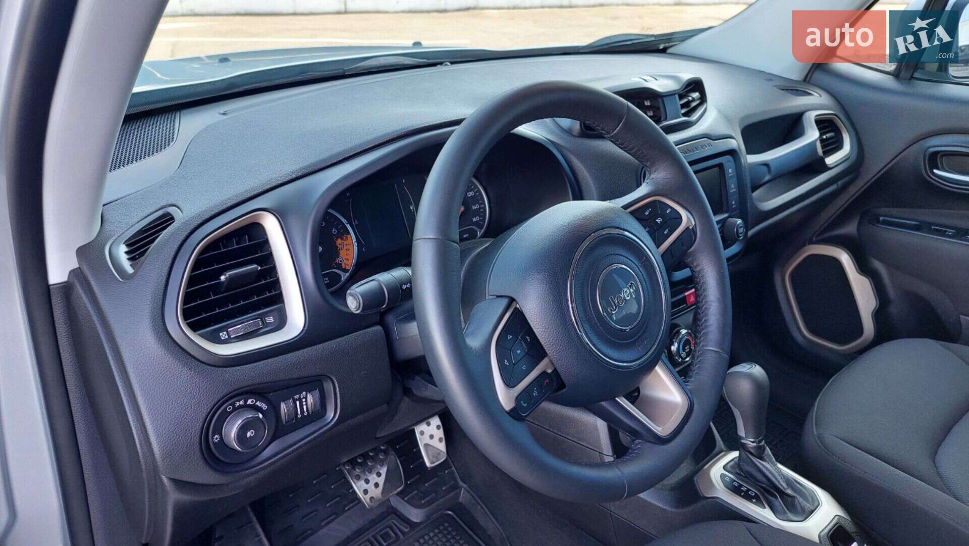 Jeep Renegade 2016 VIN ZACCJBBT8GPE35611 фото оголошення 19 з 42