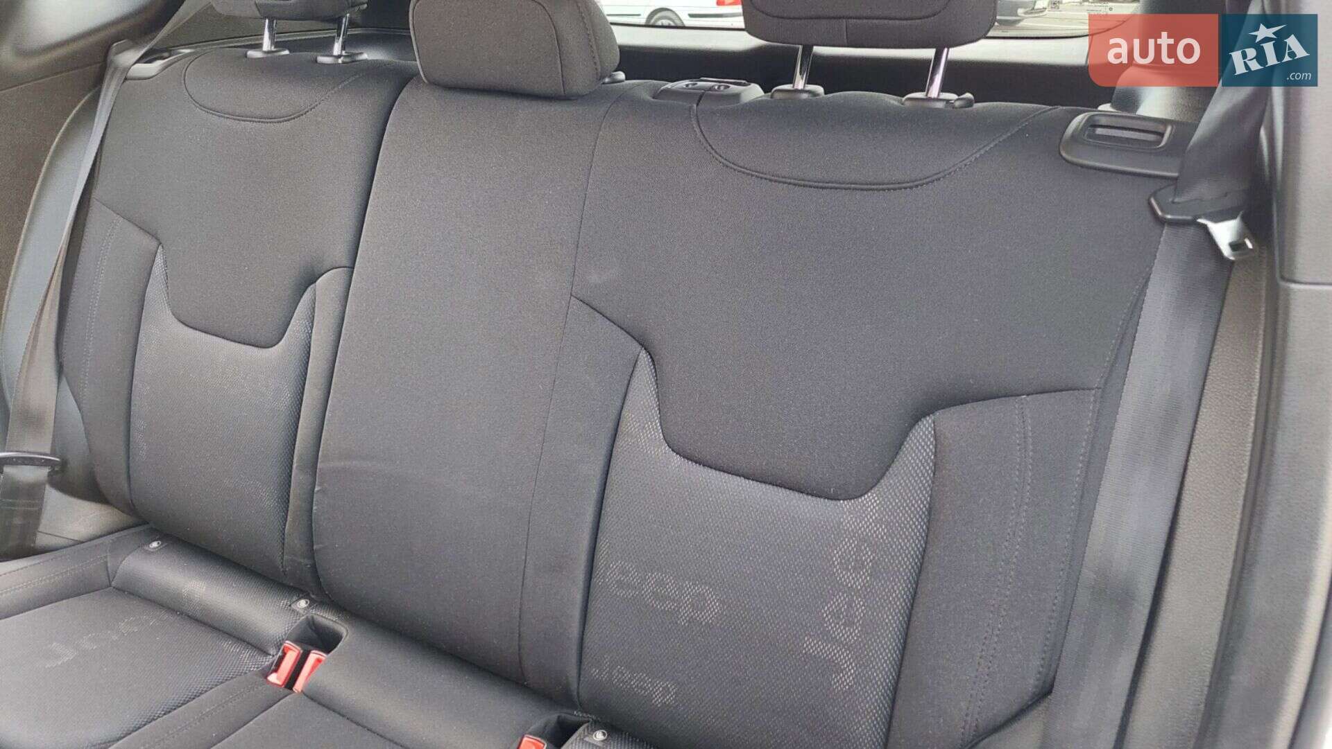Jeep Renegade 2016 VIN ZACCJBBT8GPE35611 фото оголошення 30 з 42