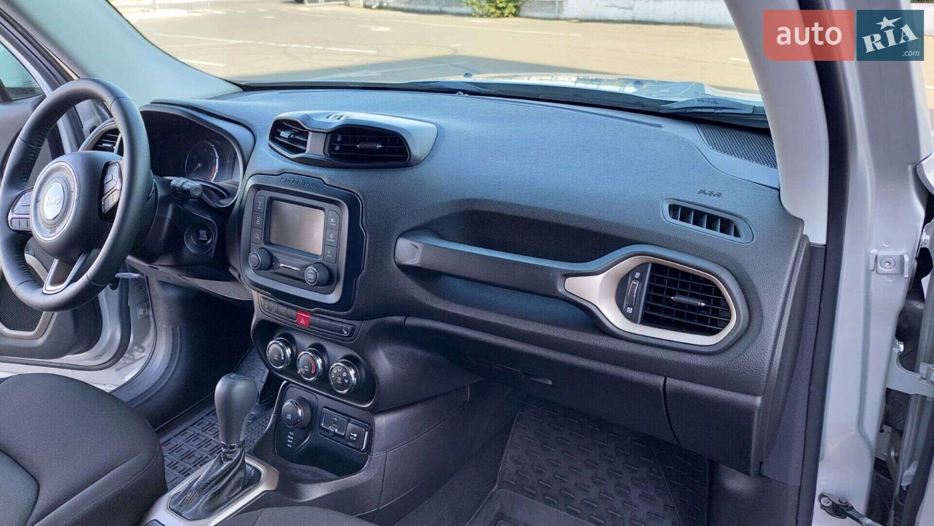 Jeep Renegade 2016 VIN ZACCJBBT8GPE35611 фото оголошення 36 з 42