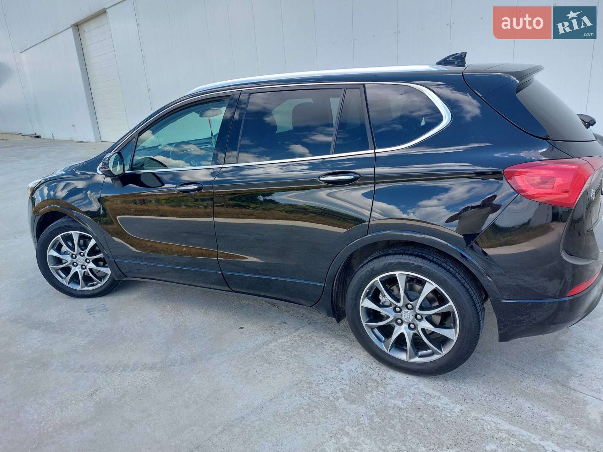 Buick Envision 2020 VIN LRBFXCSA2LD150796 фото оголошення 2 з 35