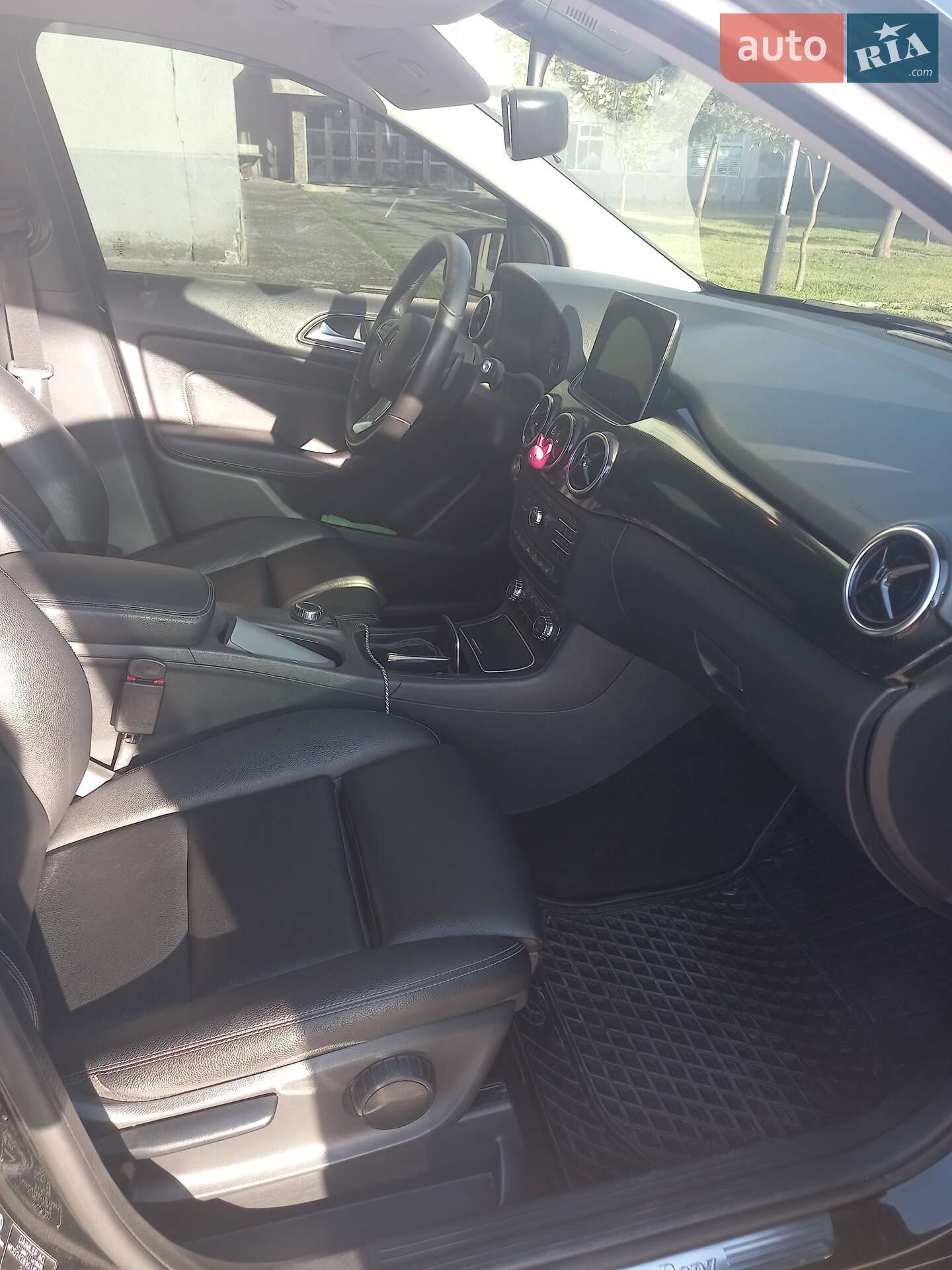 Mercedes-Benz B-Class 2017 VIN WDD2428901J015363 фото оголошення 4 з 10