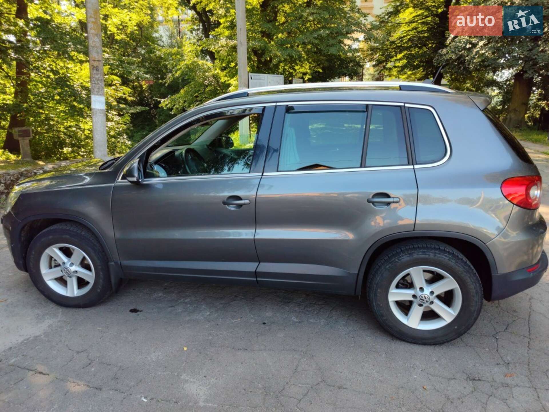 Volkswagen Tiguan 2011 VIN WVGZZZ5NZBW107000 фото оголошення 3 з 19