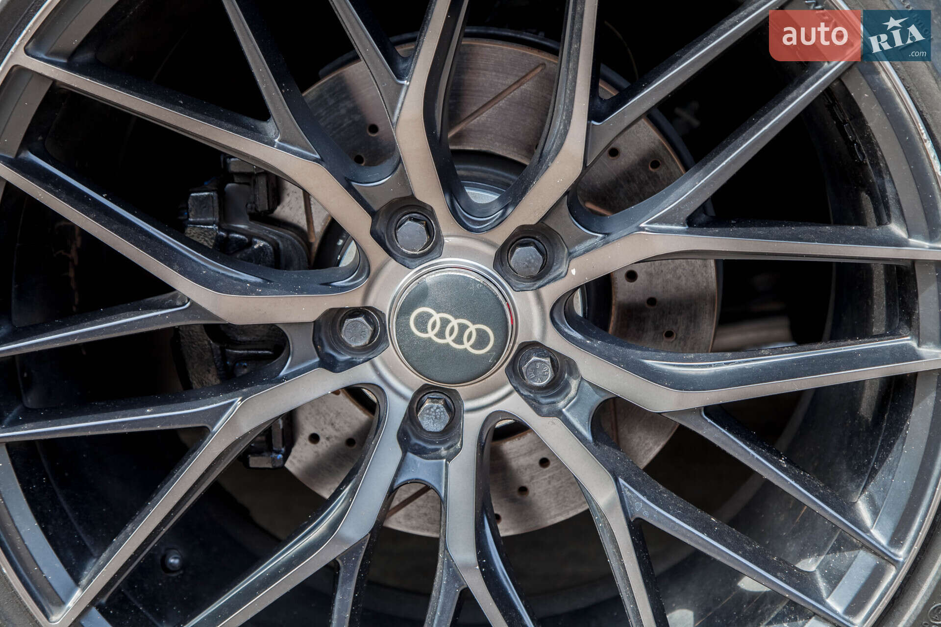 Audi Q3 2017 VIN WA1ECCFS1JR016609 фото оголошення 105 з 105