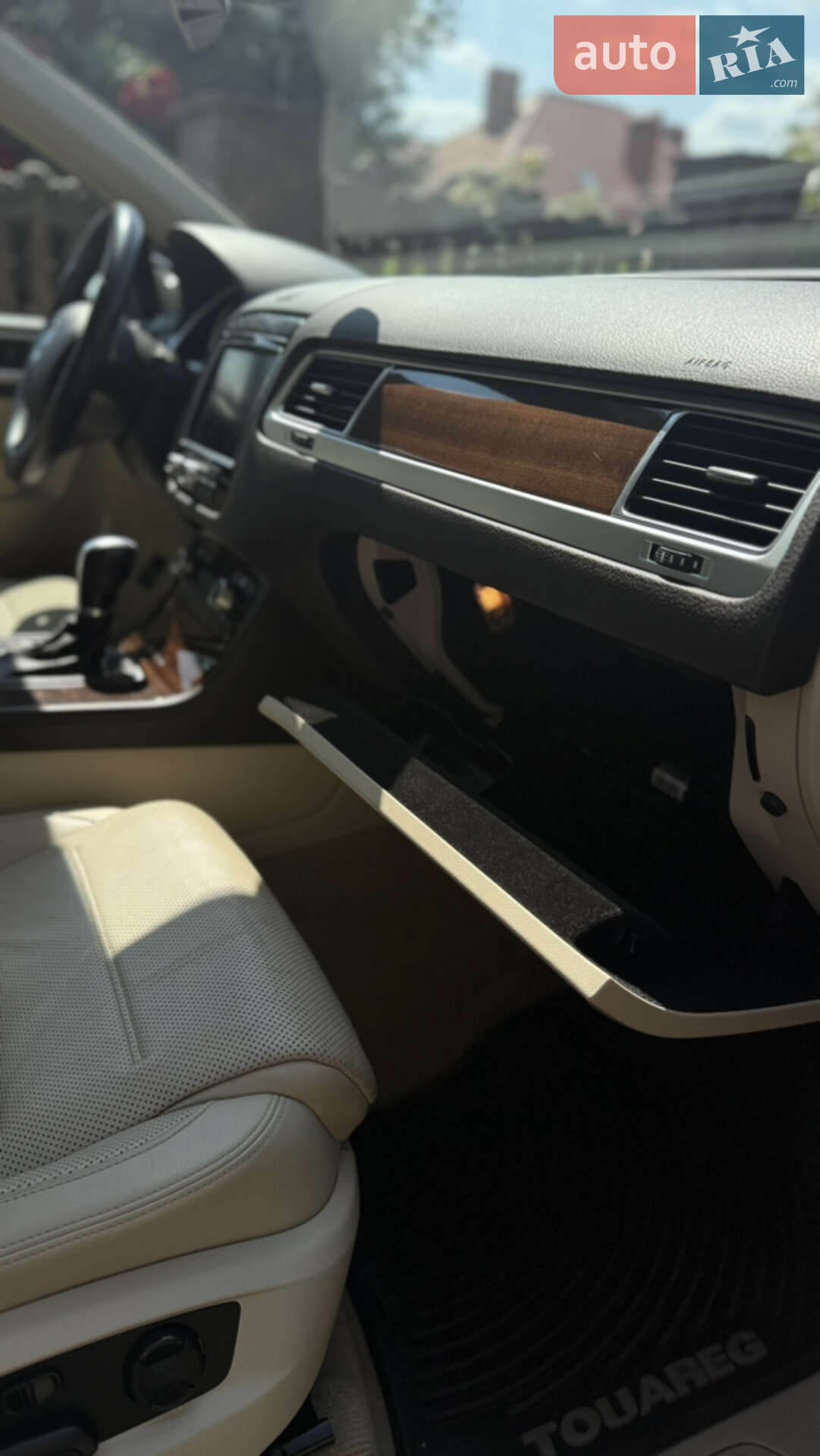 Volkswagen Touareg 2015 VIN WVGEF9BP6GD010405 фото оголошення 5 з 22