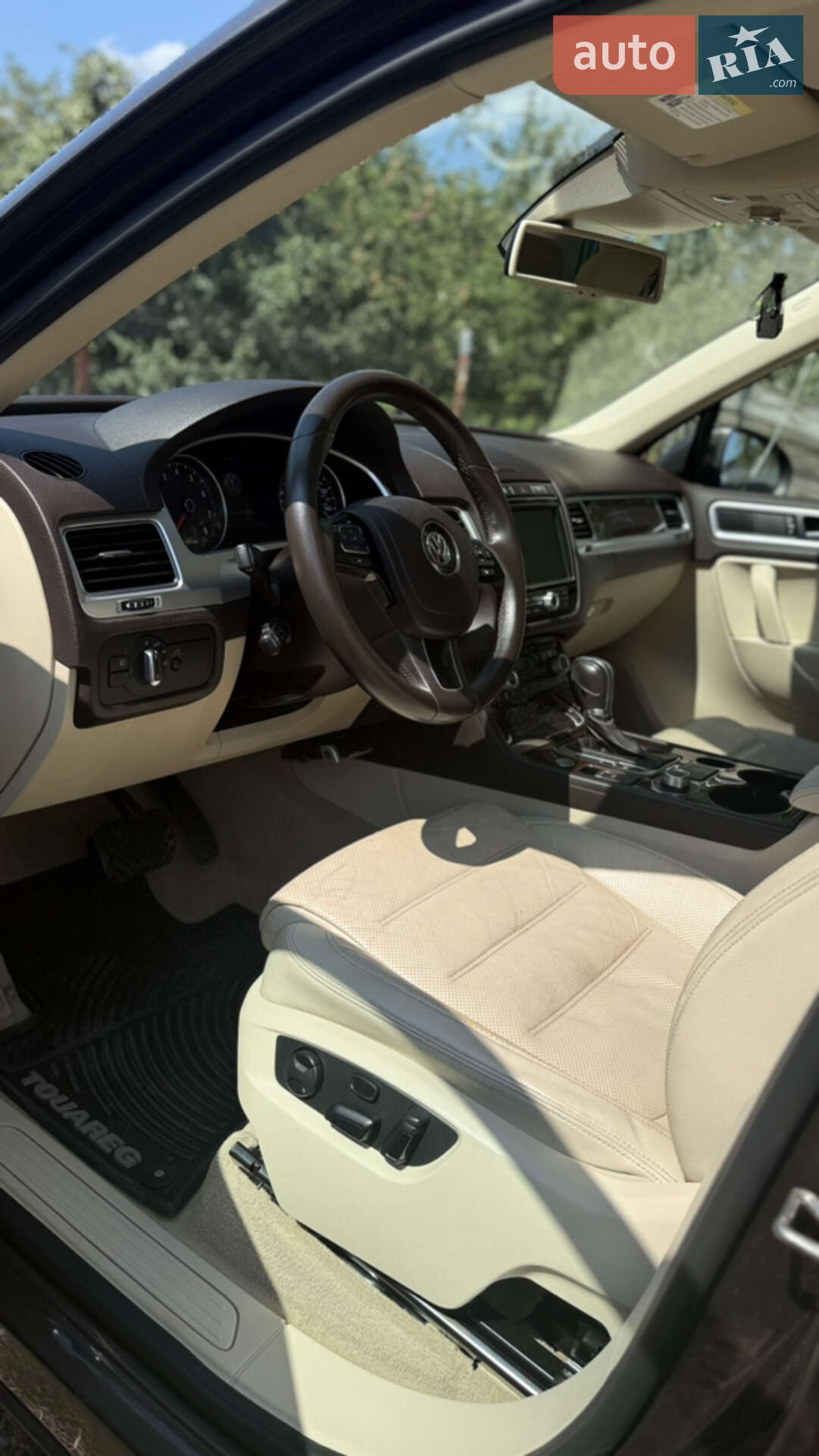 Volkswagen Touareg 2015 VIN WVGEF9BP6GD010405 фото оголошення 6 з 22