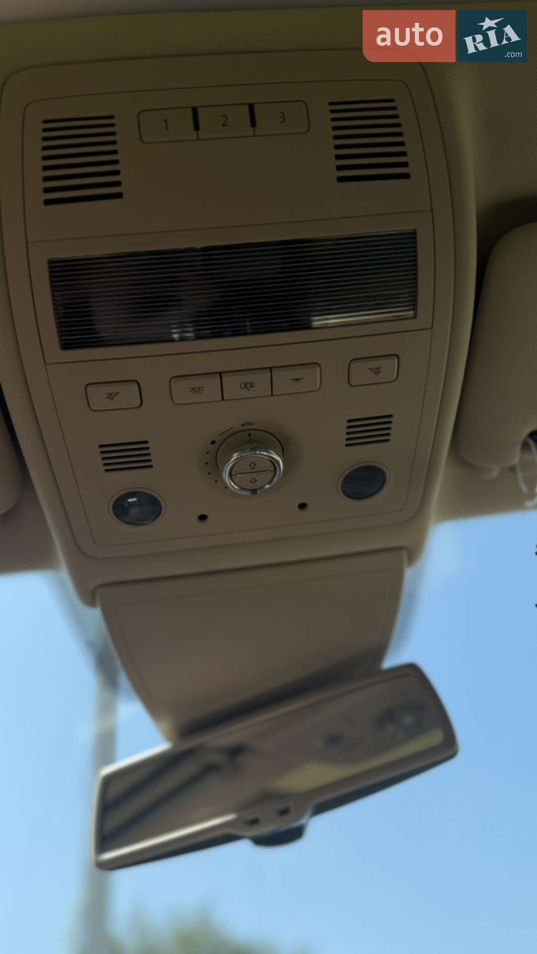 Volkswagen Touareg 2015 VIN WVGEF9BP6GD010405 фото оголошення 13 з 22
