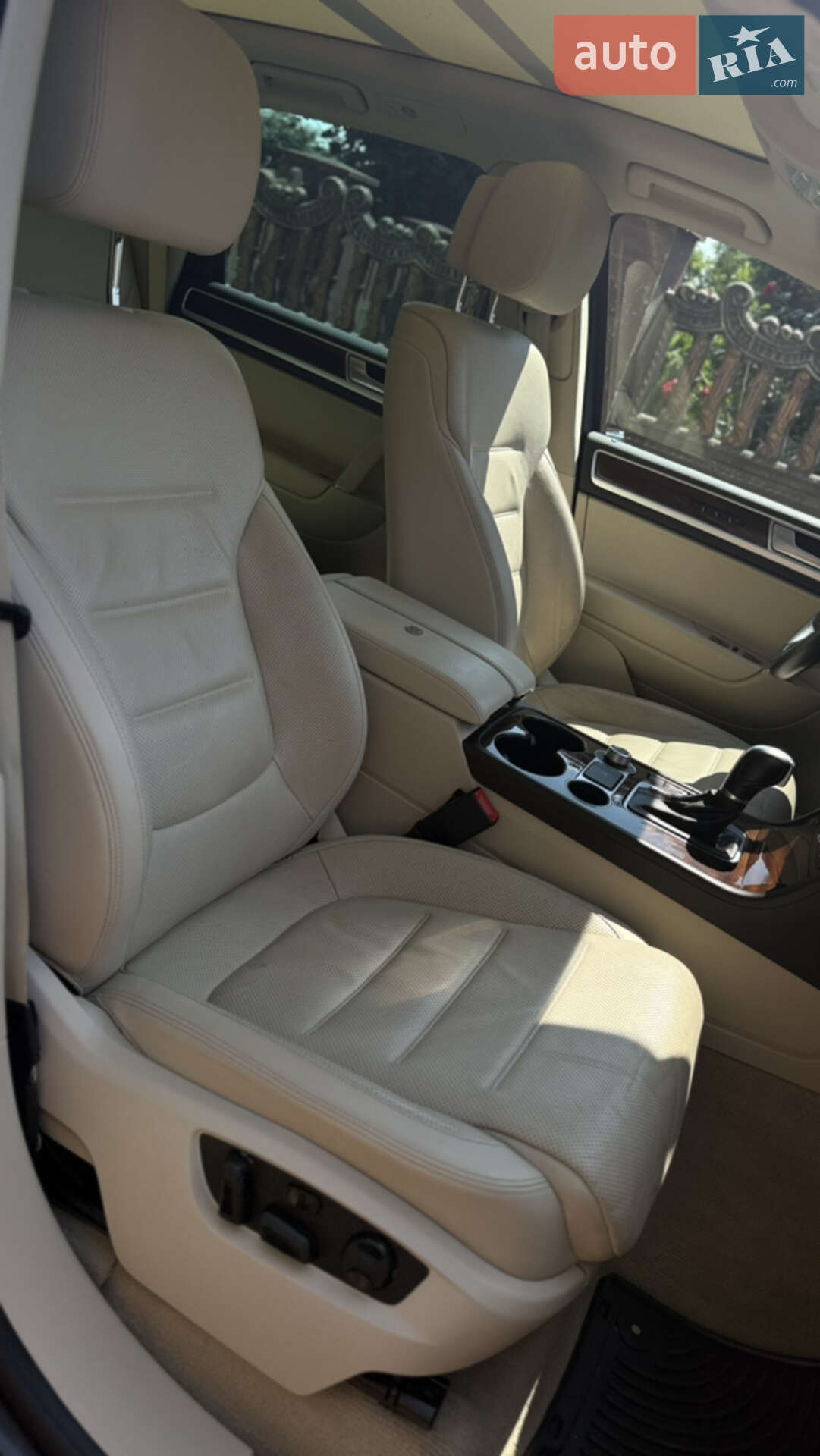 Volkswagen Touareg 2015 VIN WVGEF9BP6GD010405 фото оголошення 16 з 22