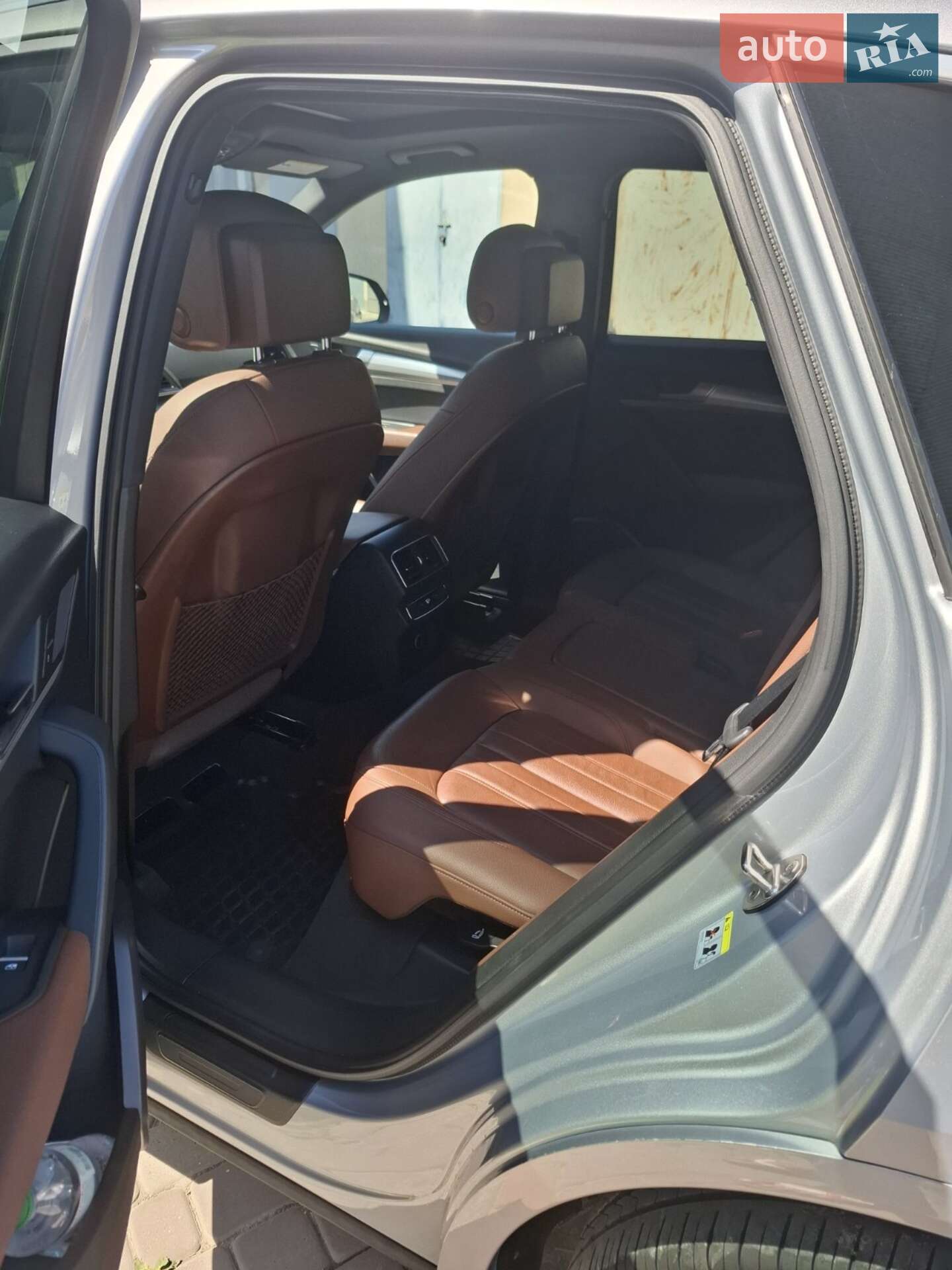 Audi Q5 2017 VIN WA1BNAFY7J2037088 фото оголошення 2 з 12