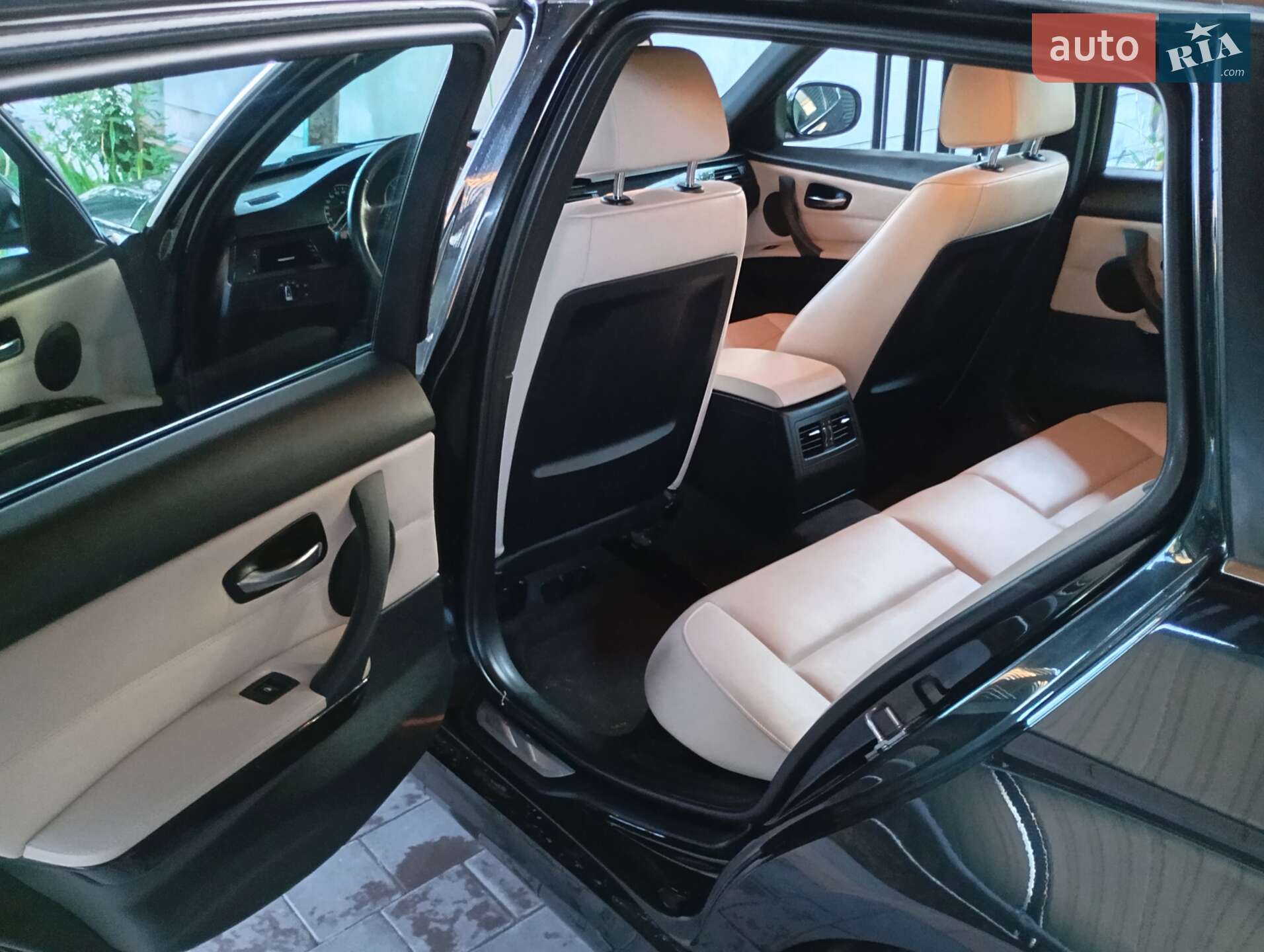 BMW 3 Series 2012 VIN WBAUY11060F208473 фото оголошення 9 з 12