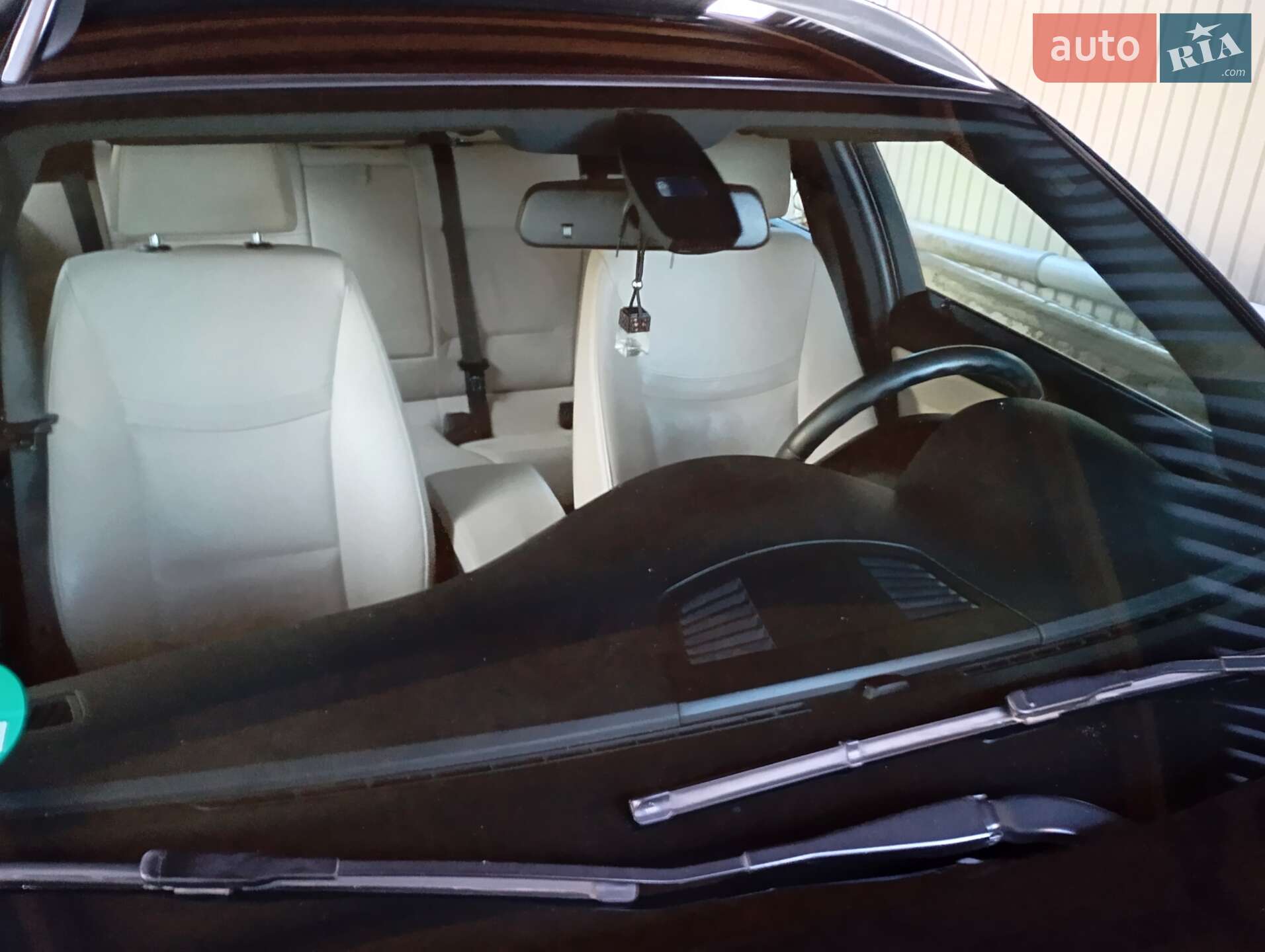 BMW 3 Series 2012 VIN WBAUY11060F208473 фото оголошення 11 з 12